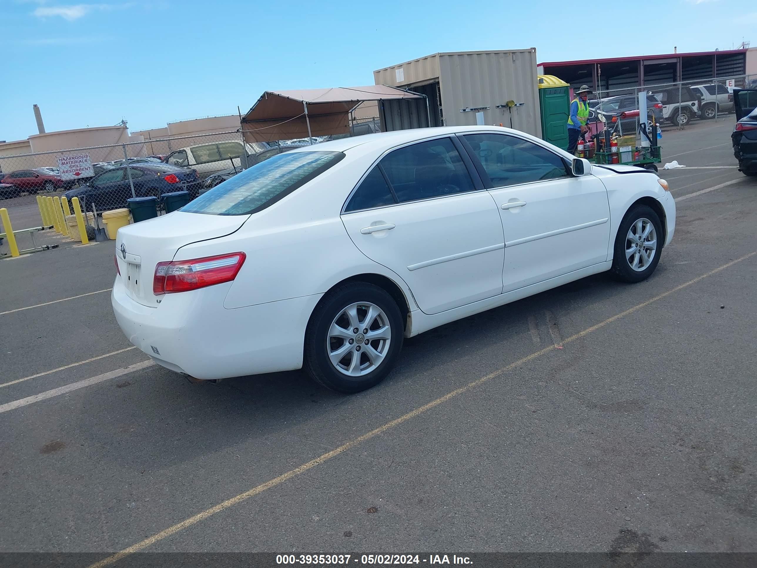 Photo 3 VIN: JTNBE46K383138549 - TOYOTA CAMRY 