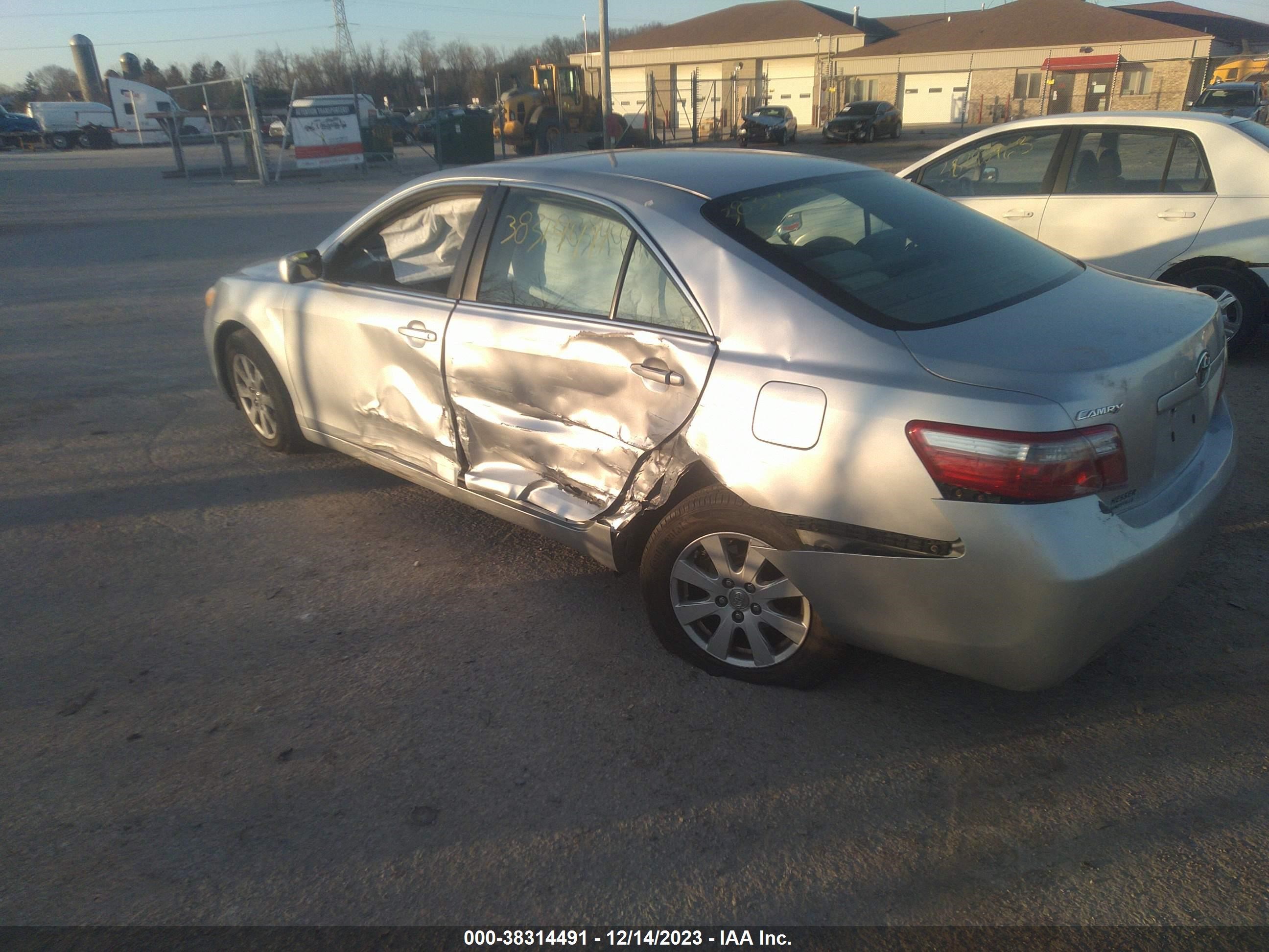 Photo 2 VIN: JTNBE46K473026891 - TOYOTA CAMRY 