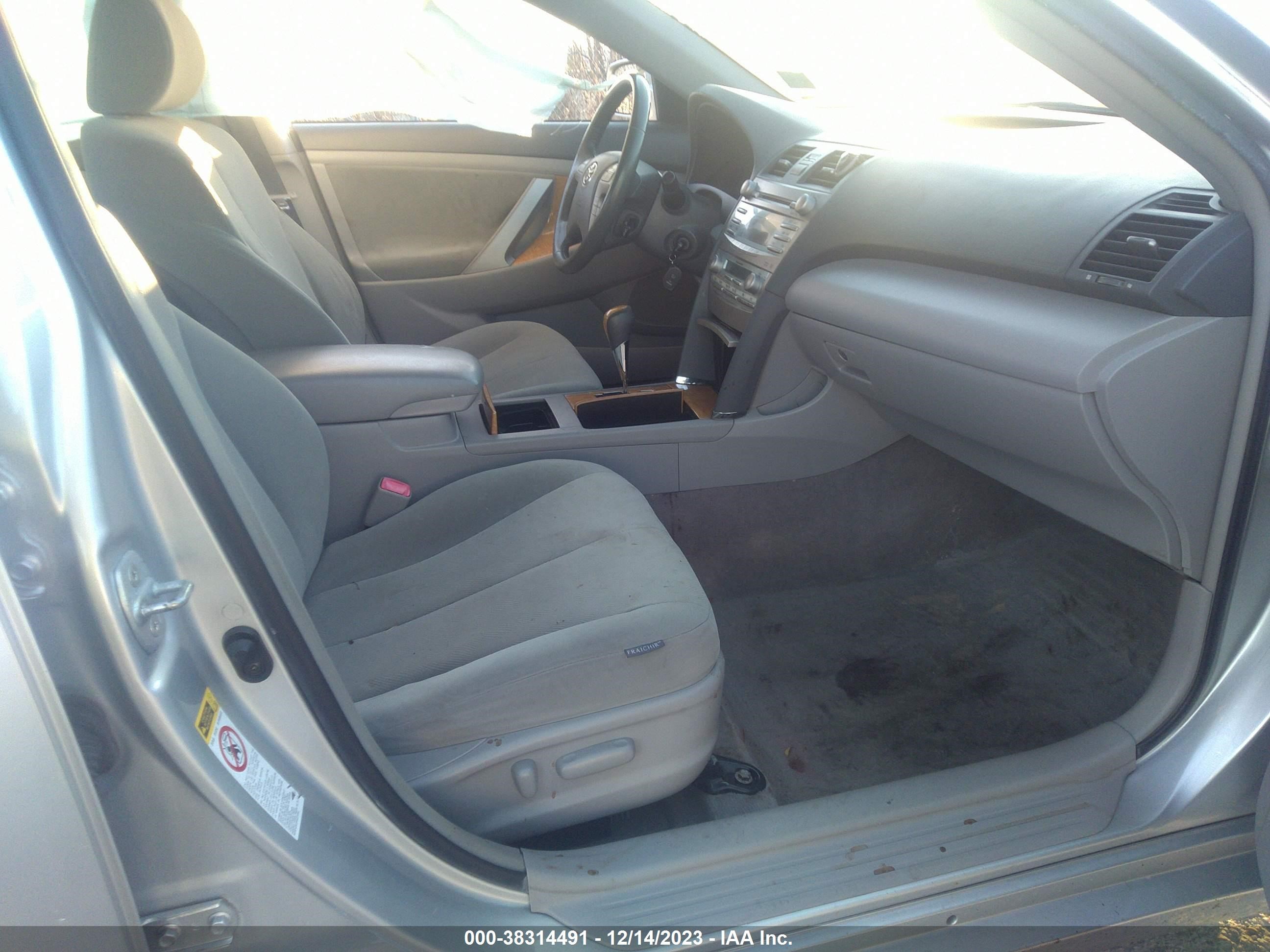 Photo 4 VIN: JTNBE46K473026891 - TOYOTA CAMRY 