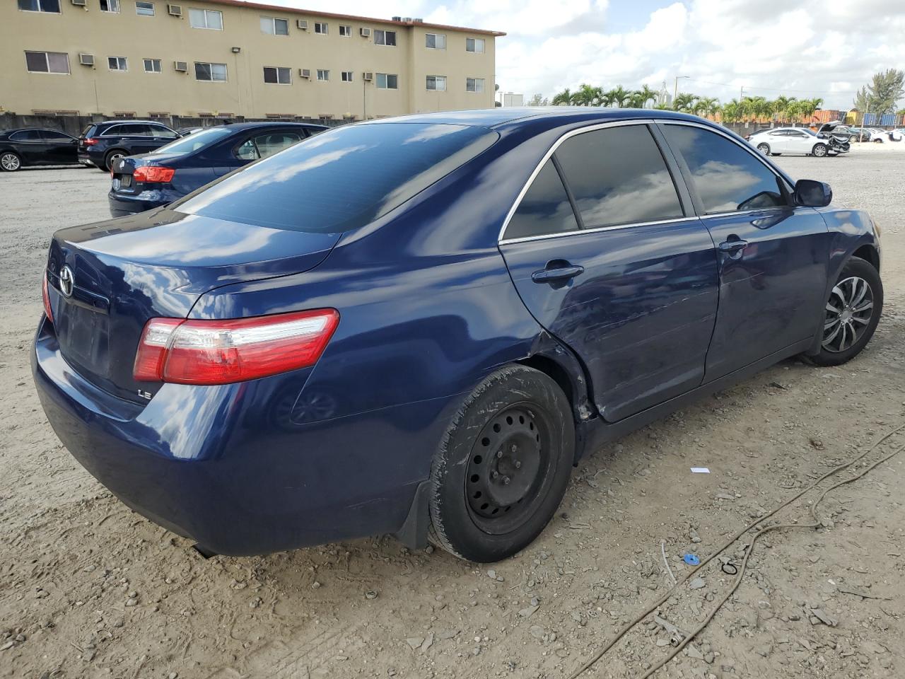 Photo 2 VIN: JTNBE46K573068731 - TOYOTA CAMRY 