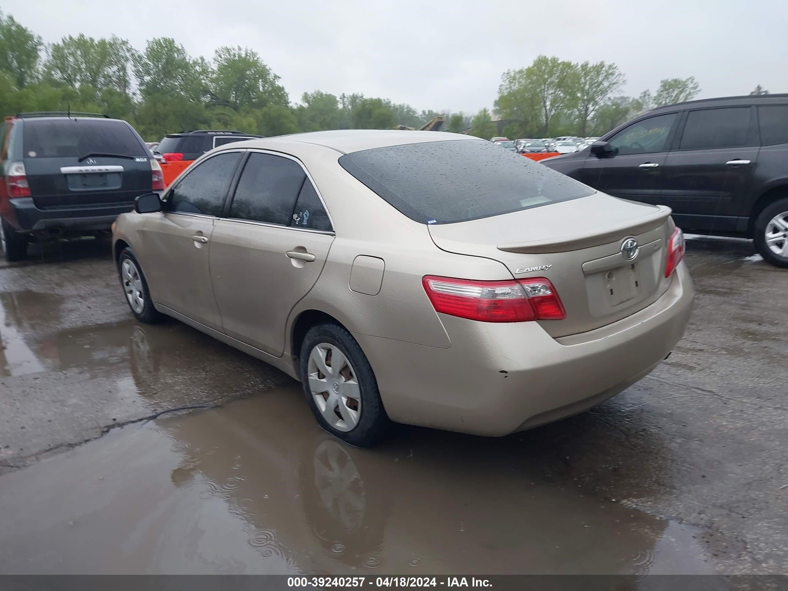 Photo 2 VIN: JTNBE46K673034782 - TOYOTA CAMRY 