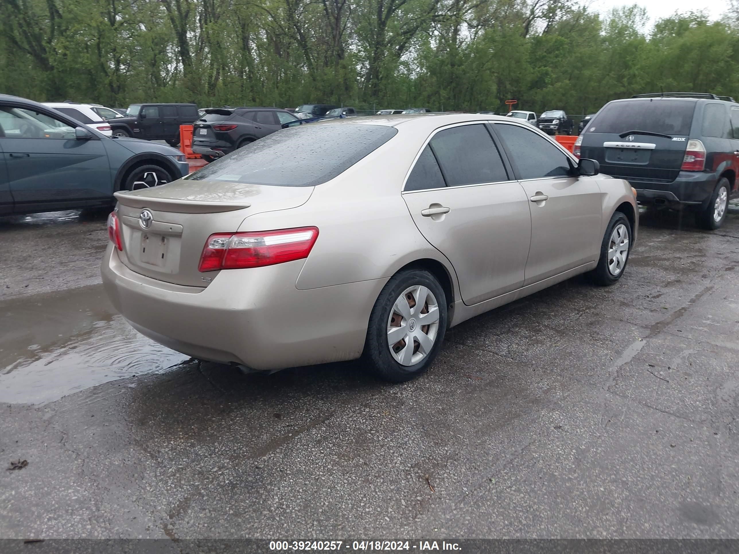 Photo 3 VIN: JTNBE46K673034782 - TOYOTA CAMRY 