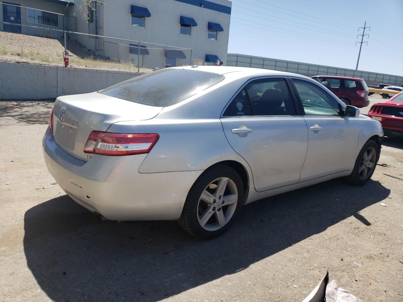 Photo 2 VIN: JTNBF3EK5B3008918 - TOYOTA CAMRY 