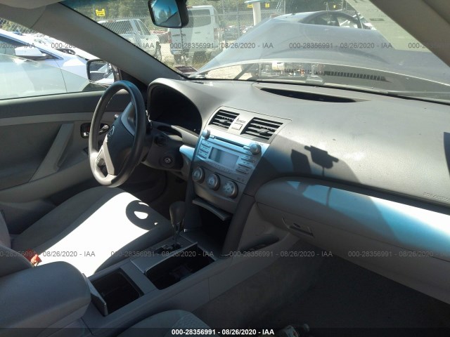 Photo 4 VIN: JTNBF3EK8A3000665 - TOYOTA CAMRY 