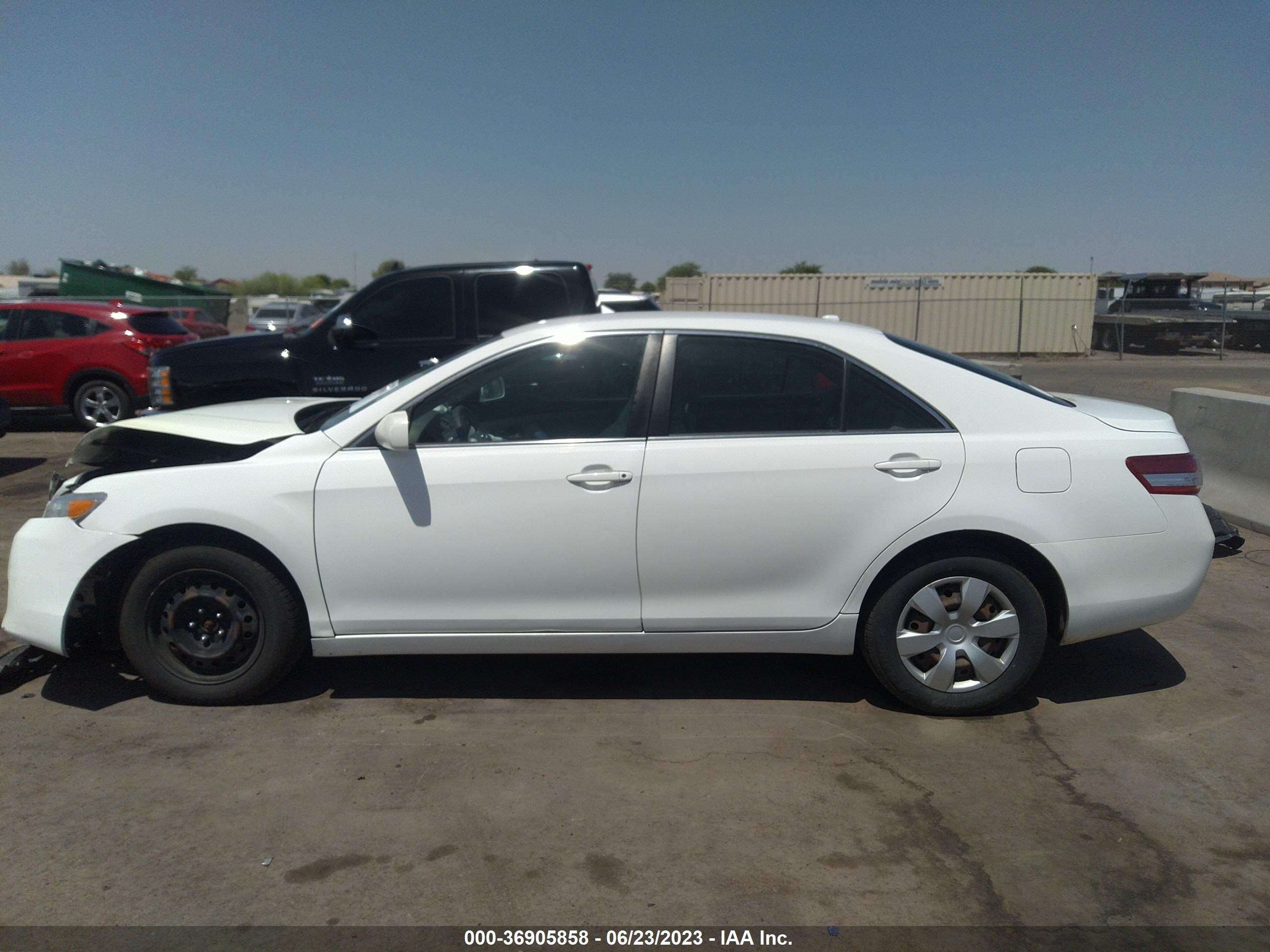 Photo 13 VIN: JTNBF3EK9B3008310 - TOYOTA CAMRY 