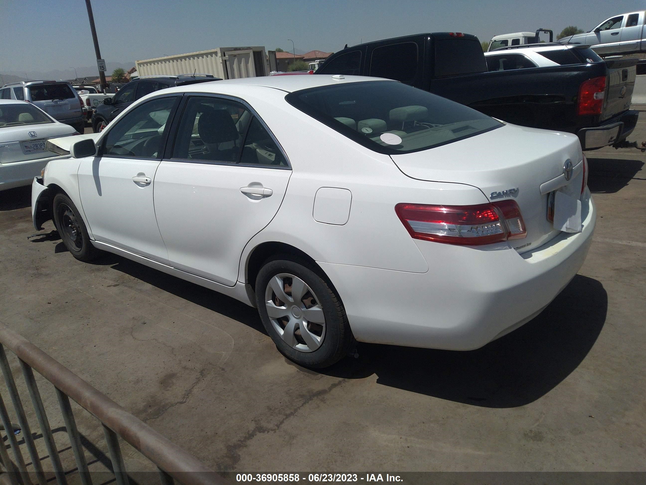 Photo 2 VIN: JTNBF3EK9B3008310 - TOYOTA CAMRY 