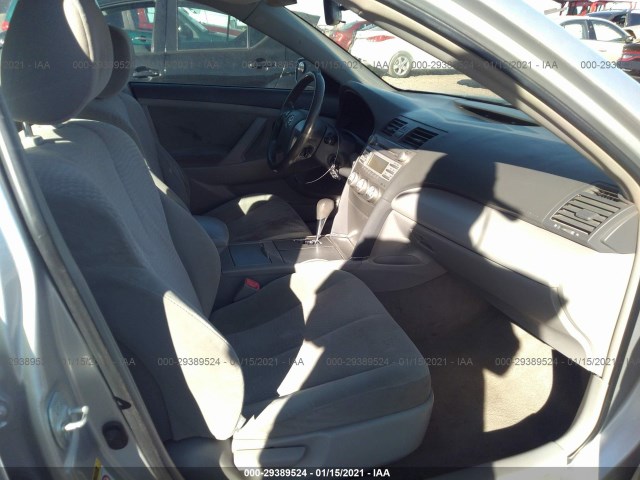 Photo 4 VIN: JTNBF3EK9B3010929 - TOYOTA CAMRY 