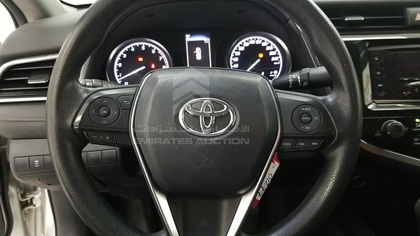 Photo 12 VIN: JTNBF9HK6J3001277 - TOYOTA CAMRY 