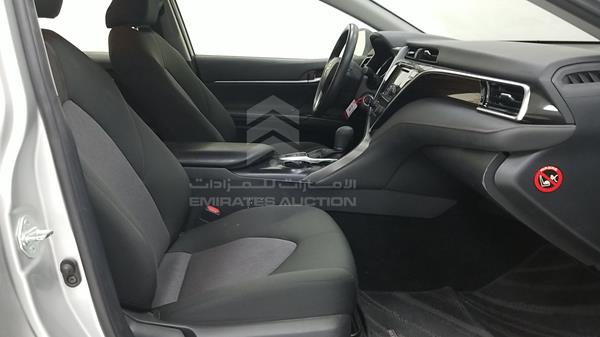 Photo 23 VIN: JTNBF9HK6J3001277 - TOYOTA CAMRY 