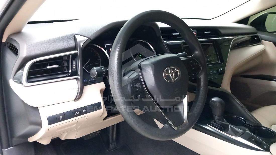 Photo 6 VIN: JTNBF9HK7J3002888 - TOYOTA CAMRY 