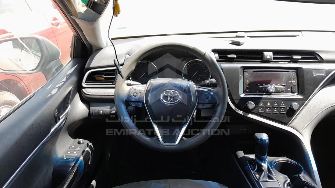 Photo 13 VIN: JTNBF9HK8J3011289 - TOYOTA CAMRY 