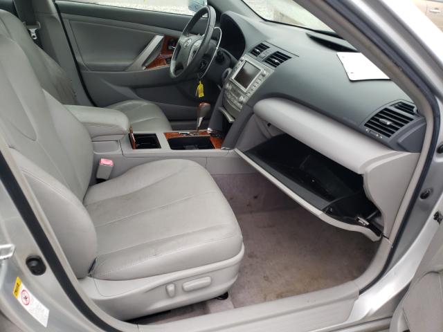 Photo 4 VIN: JTNBK3EK8A3046833 - TOYOTA CAMRY SE 