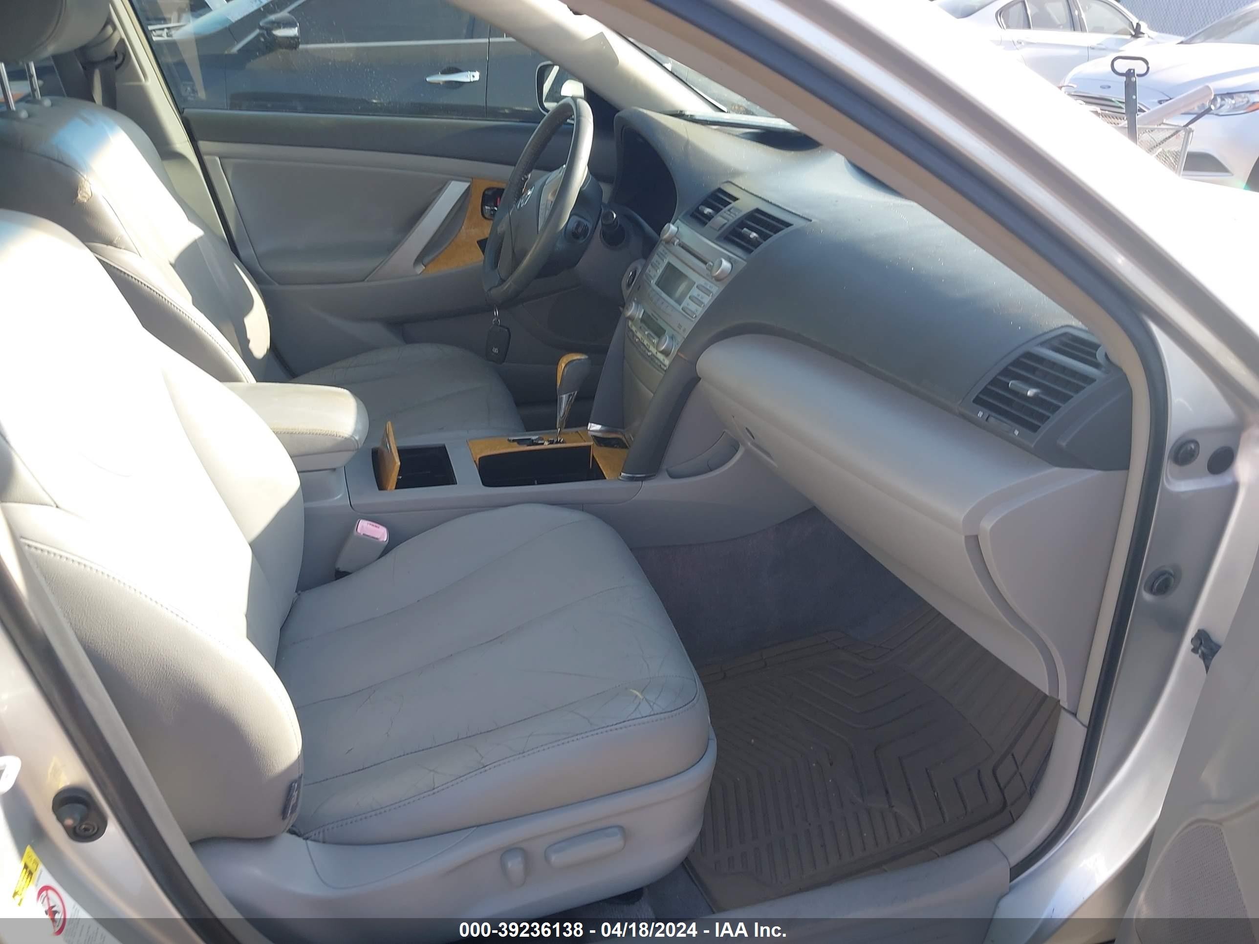 Photo 4 VIN: JTNBK46K173015114 - TOYOTA CAMRY 