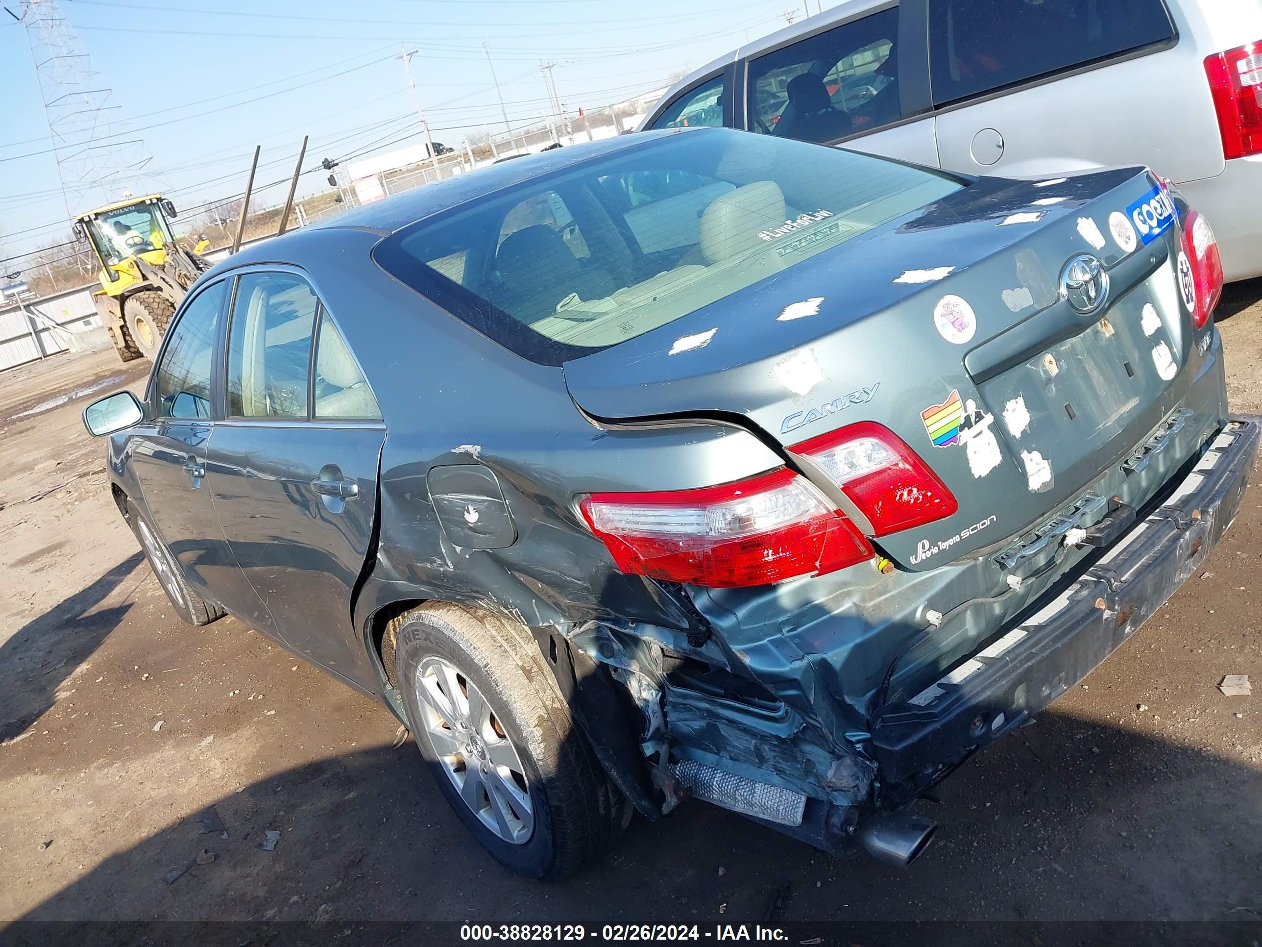 Photo 2 VIN: JTNBK46K973015281 - TOYOTA CAMRY 