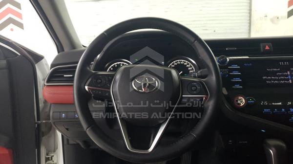 Photo 12 VIN: JTNBZ4HKXK3007353 - TOYOTA CAMRY 