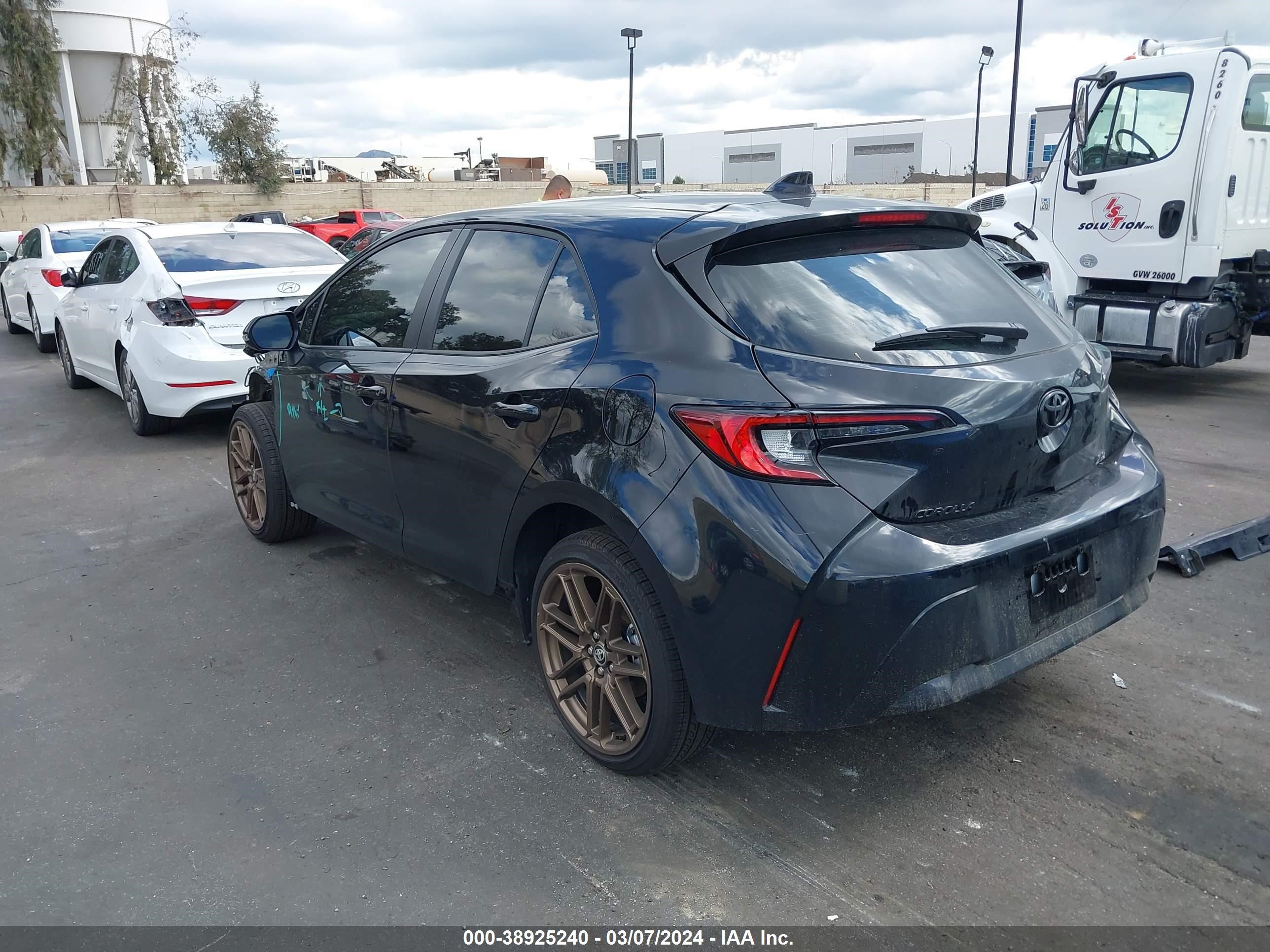 Photo 2 VIN: JTND4MBE0R3217481 - TOYOTA COROLLA 