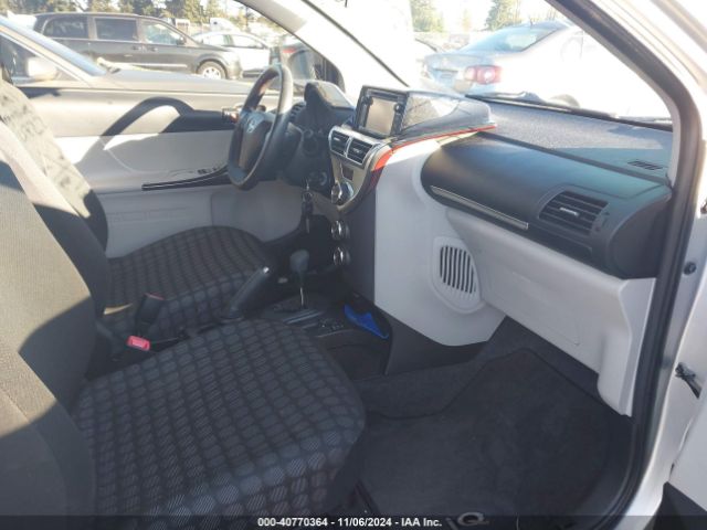 Photo 4 VIN: JTNJJXB00FJ031013 - TOYOTA SCION IQ 