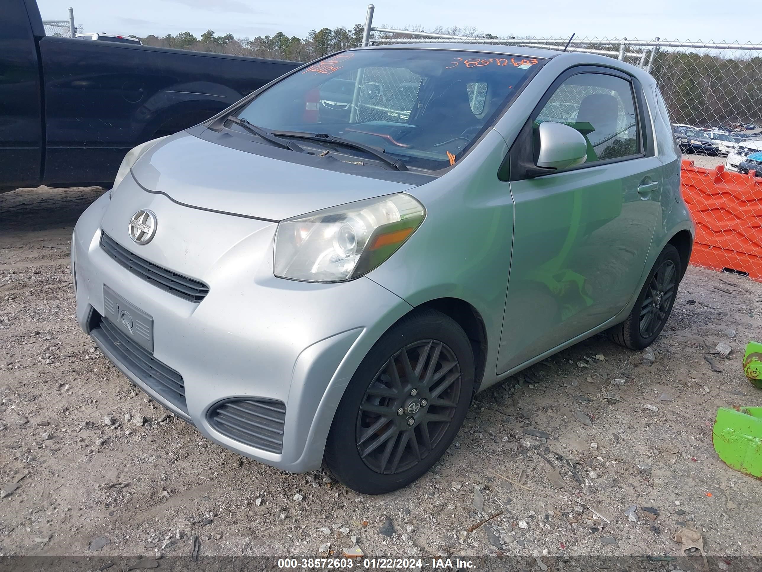 Photo 1 VIN: JTNJJXB02EJ027415 - SCION IQ 