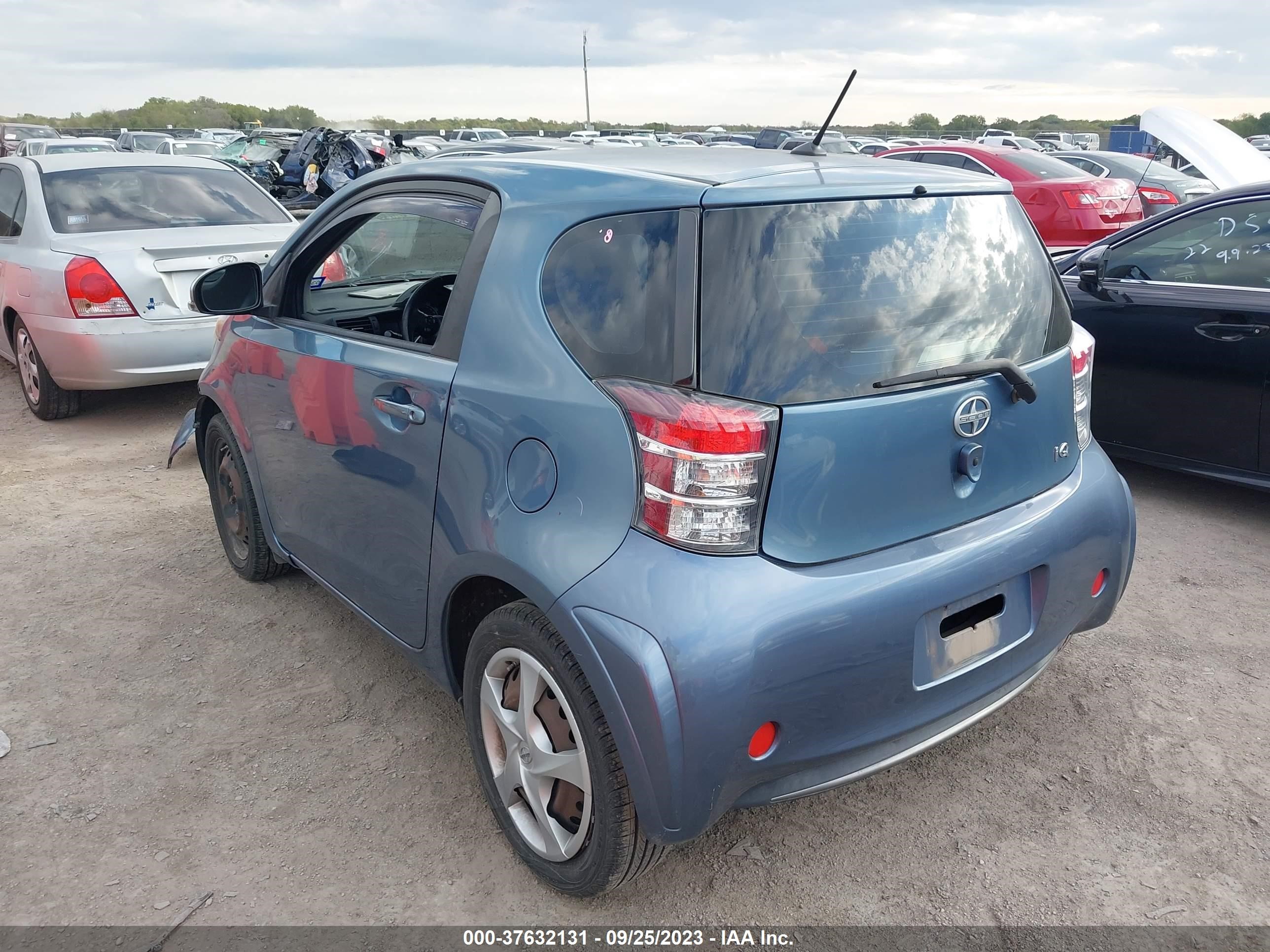 Photo 2 VIN: JTNJJXB08EJ027595 - SCION IQ 