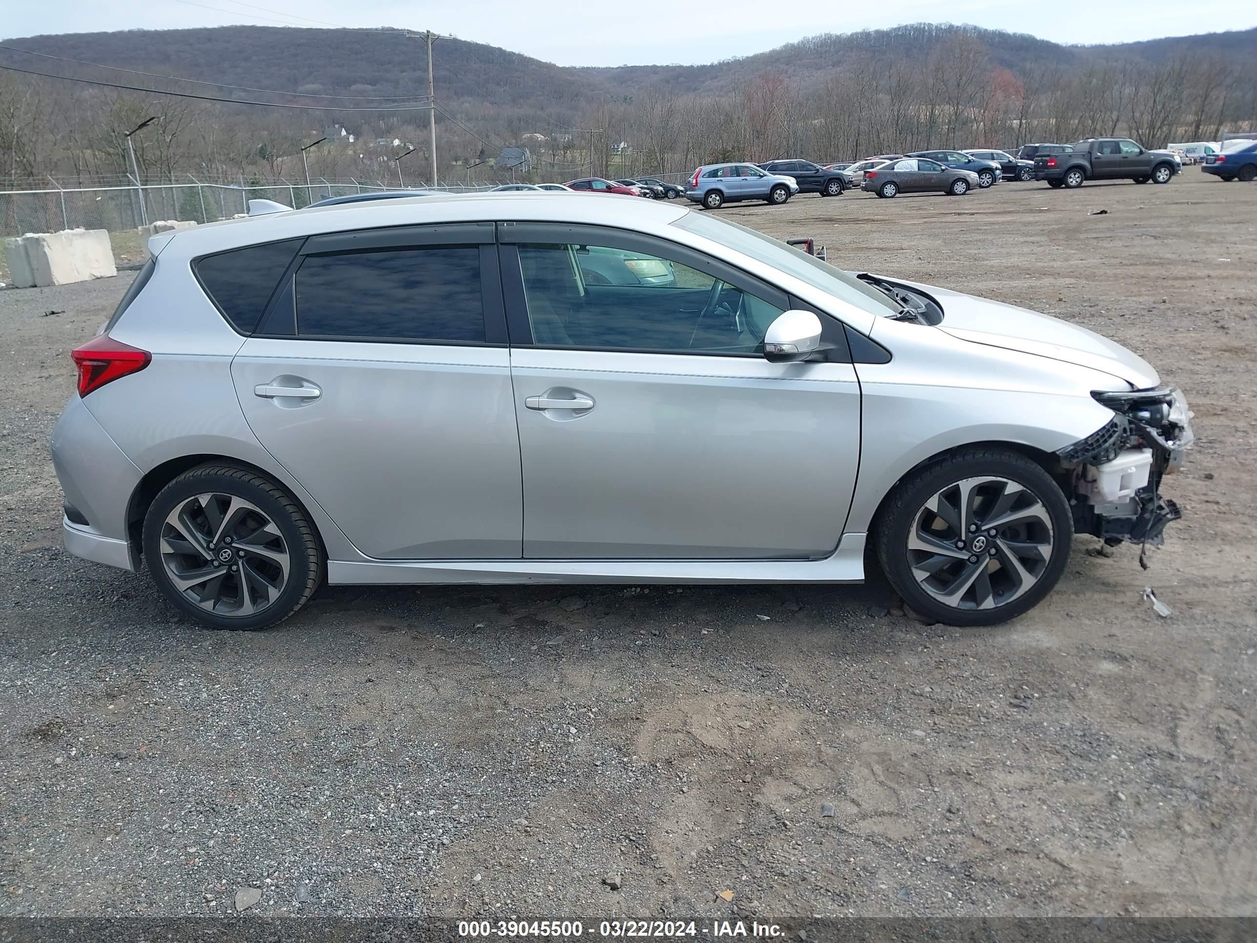 Photo 13 VIN: JTNKARJE1GJ512371 - SCION IM 