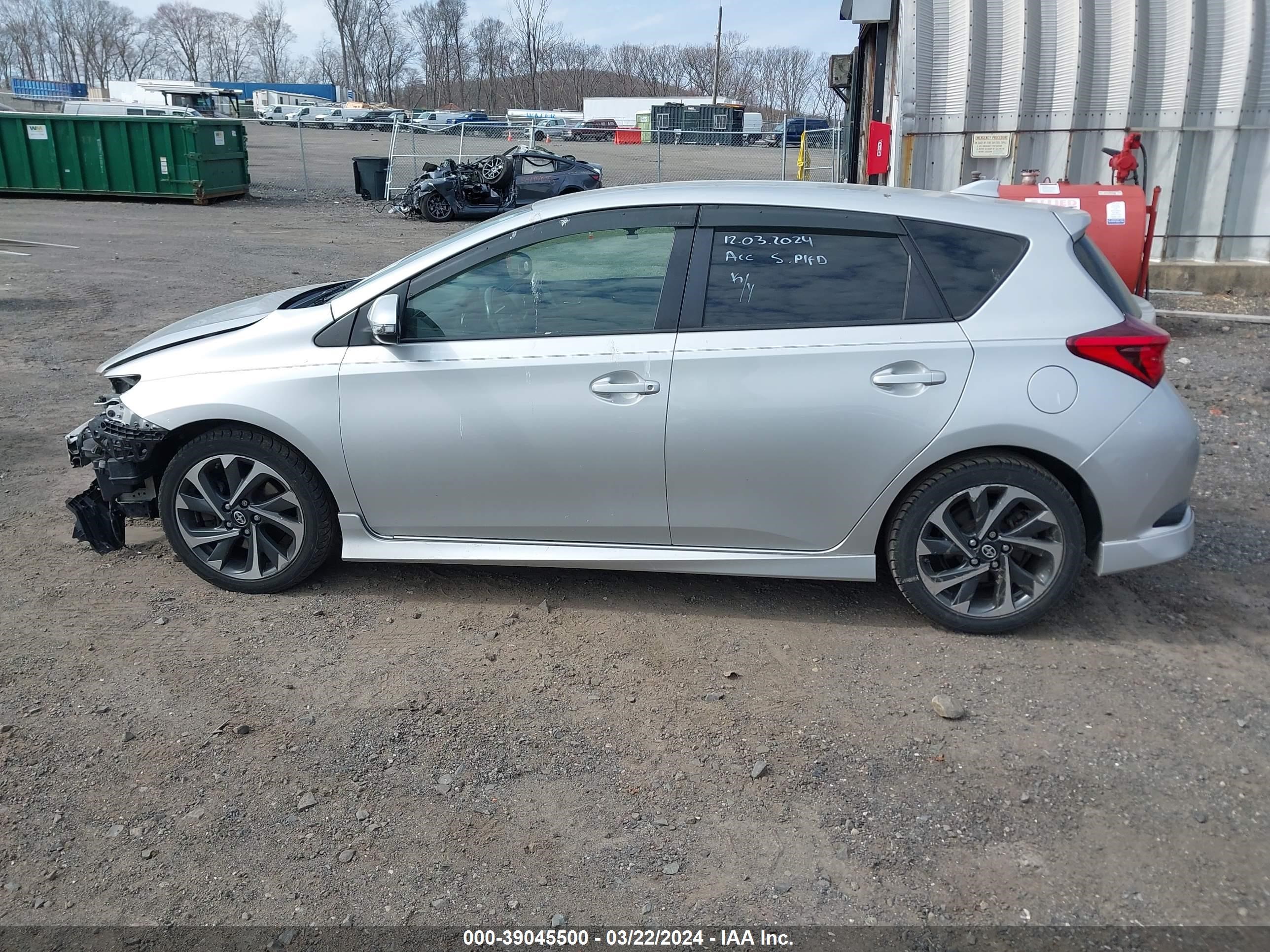 Photo 14 VIN: JTNKARJE1GJ512371 - SCION IM 