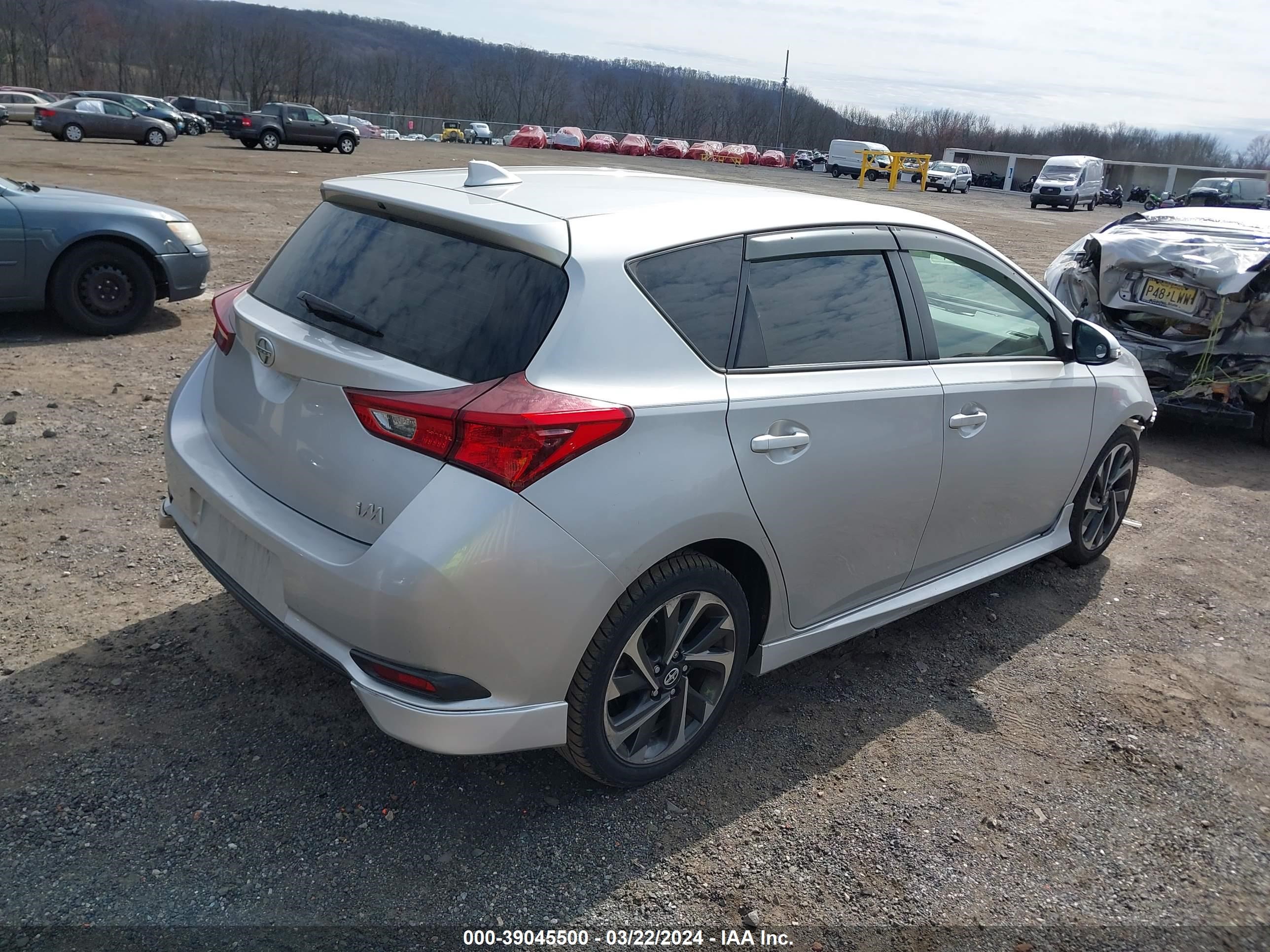 Photo 3 VIN: JTNKARJE1GJ512371 - SCION IM 