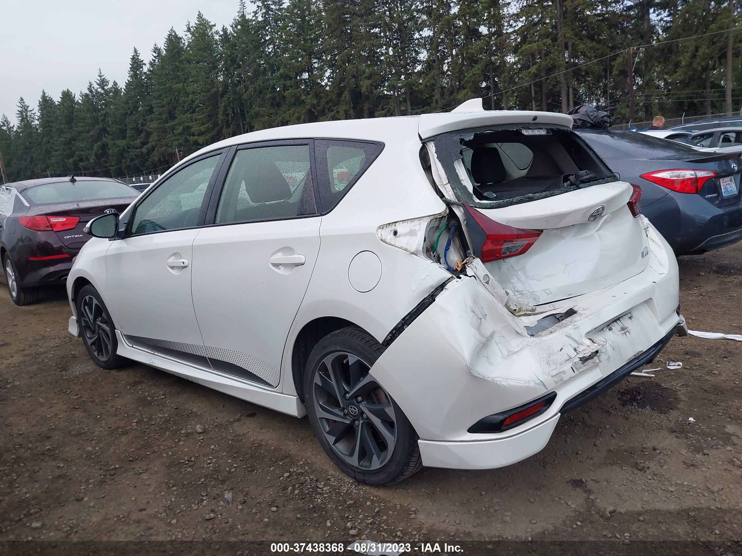 Photo 13 VIN: JTNKARJE2GJ507552 - SCION IM 