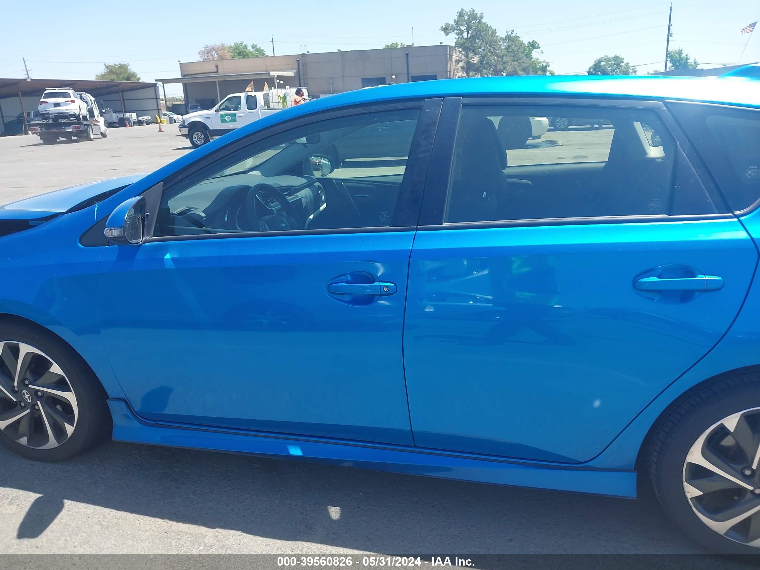 Photo 13 VIN: JTNKARJEXGJ523014 - SCION IM 