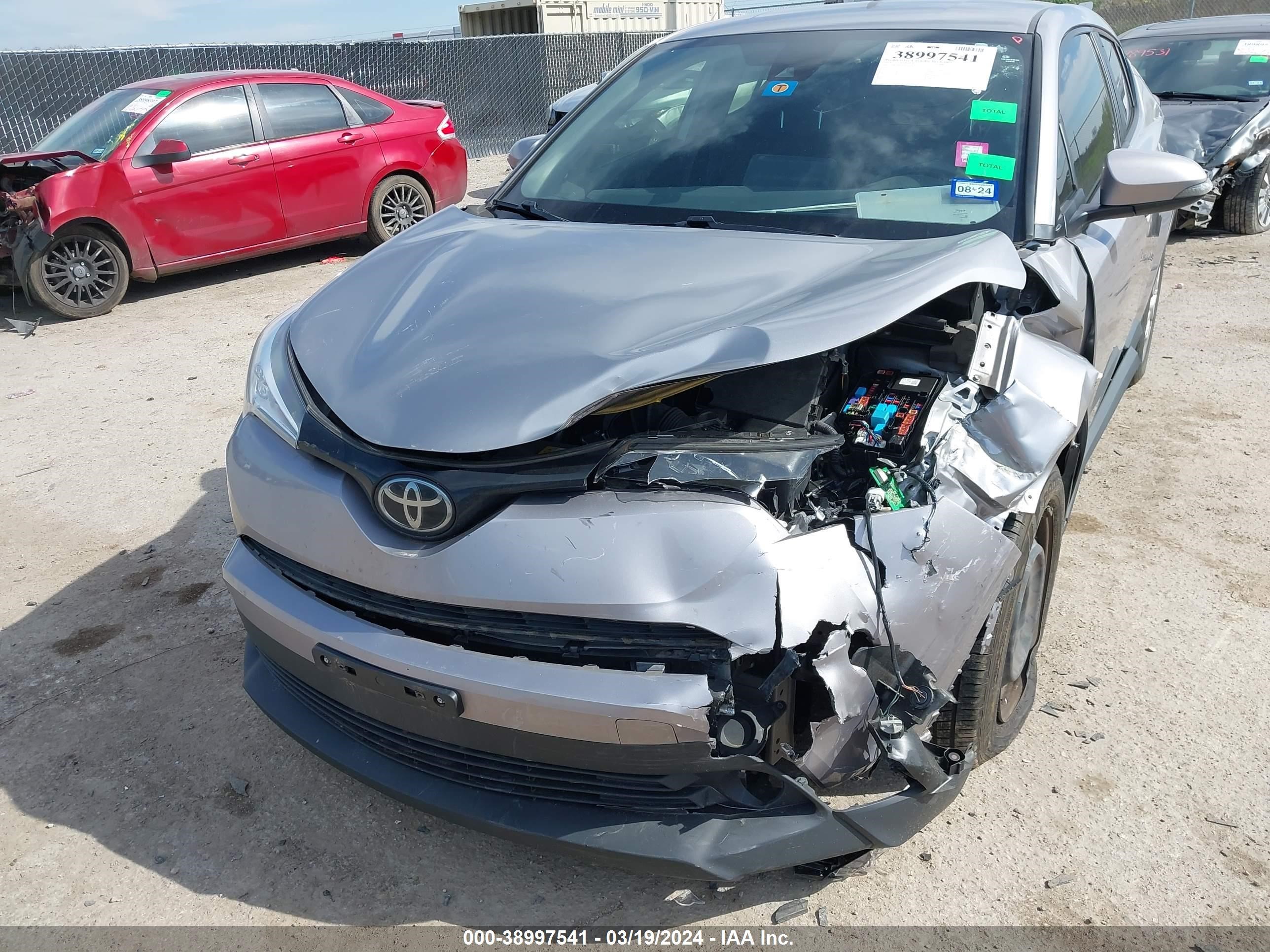 Photo 5 VIN: JTNKHMBX0K1056645 - TOYOTA C-HR 