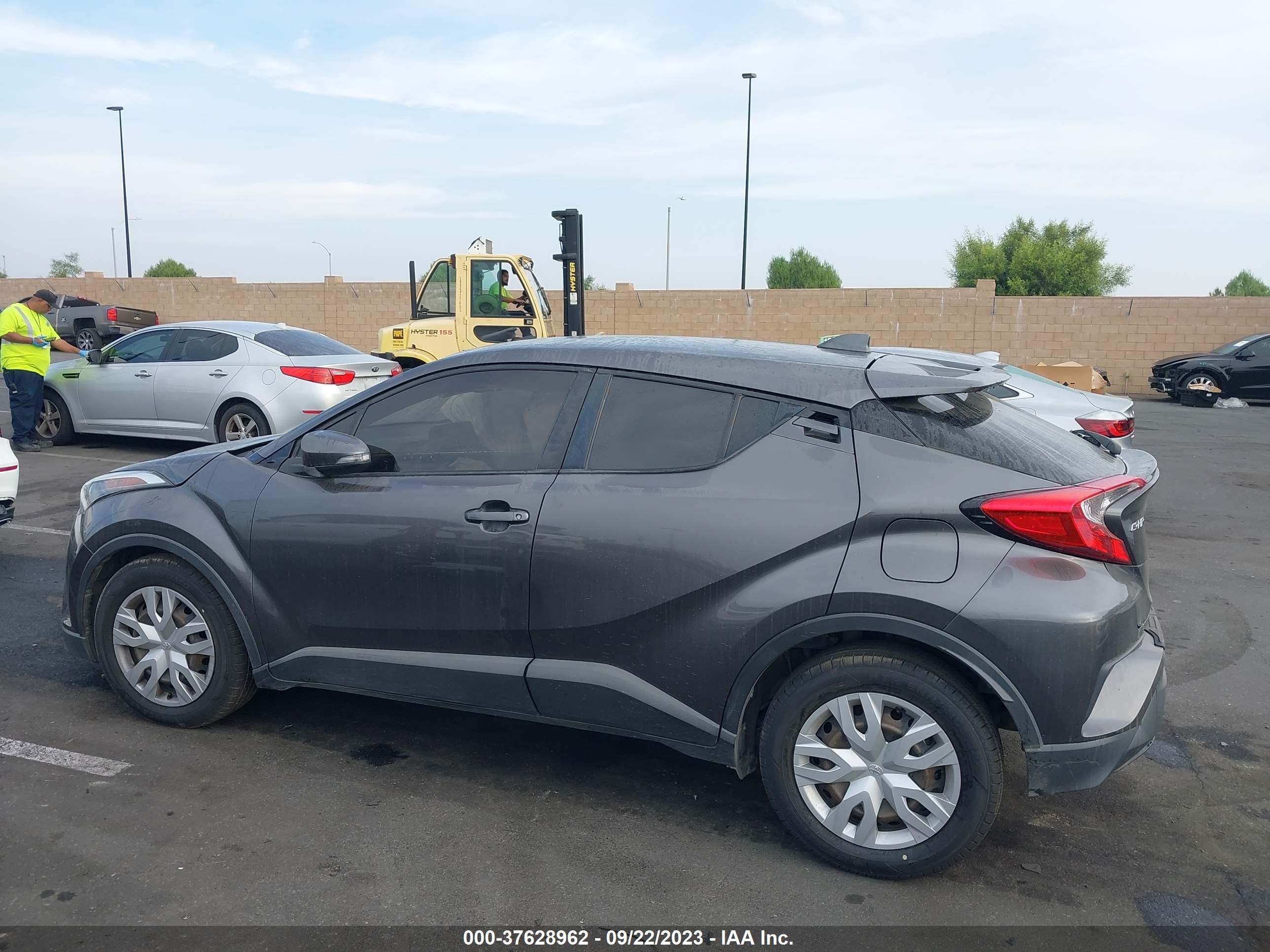 Photo 14 VIN: JTNKHMBX0K1062543 - TOYOTA C-HR 