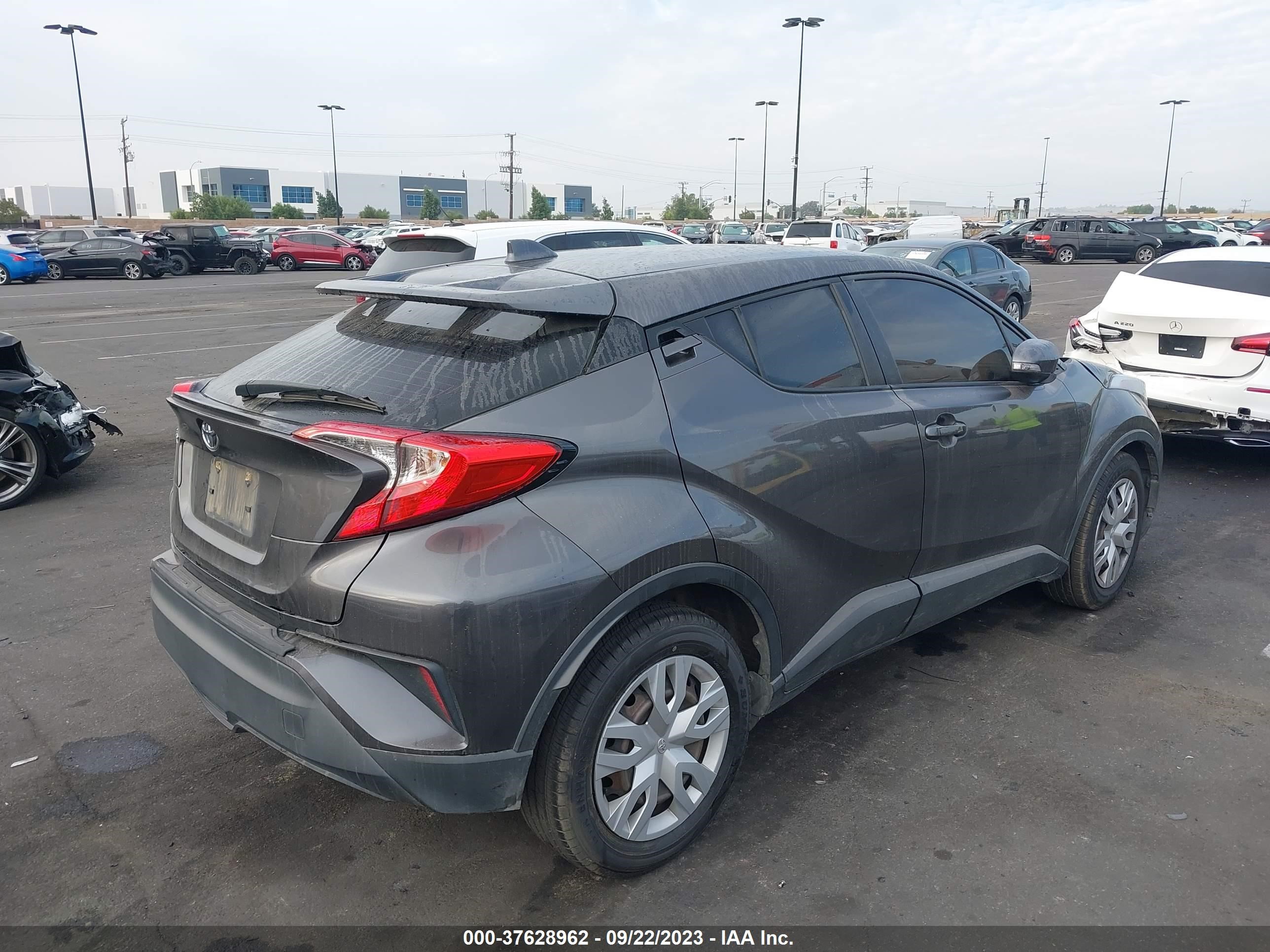 Photo 3 VIN: JTNKHMBX0K1062543 - TOYOTA C-HR 