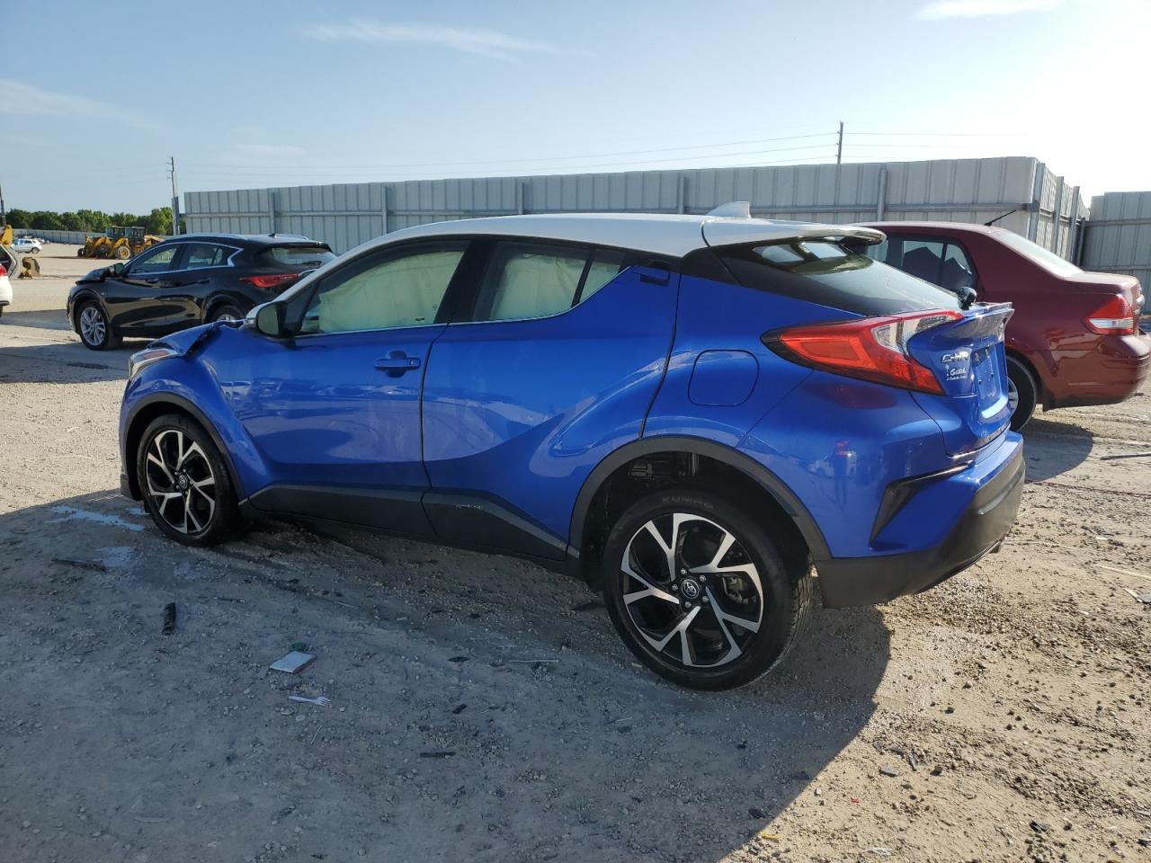 Photo 1 VIN: JTNKHMBX2K1018740 - TOYOTA C-HR 