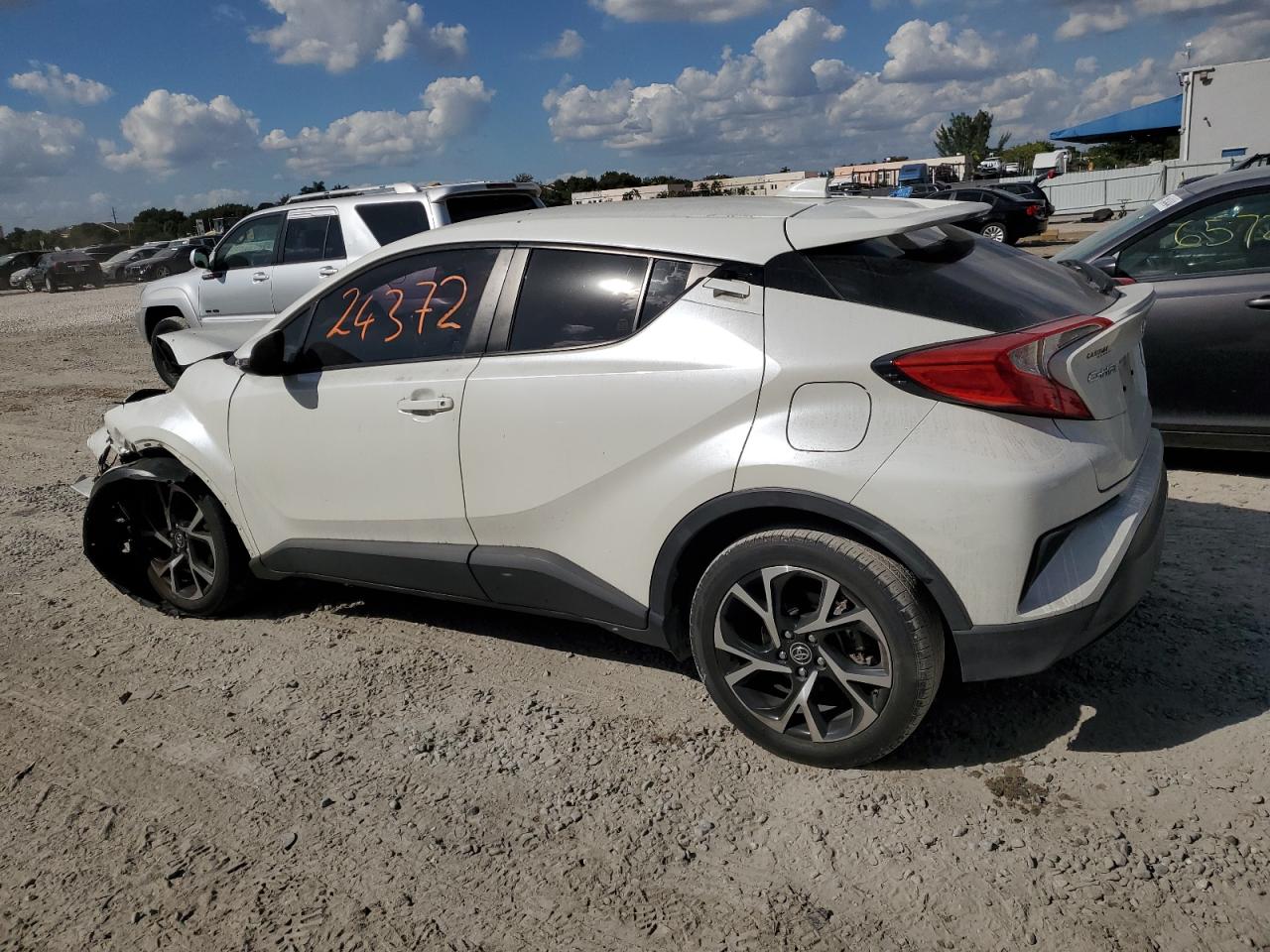 Photo 1 VIN: JTNKHMBX3K1024126 - TOYOTA C-HR 