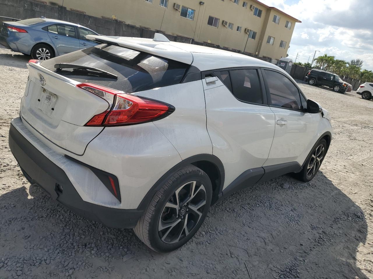 Photo 2 VIN: JTNKHMBX3K1024126 - TOYOTA C-HR 