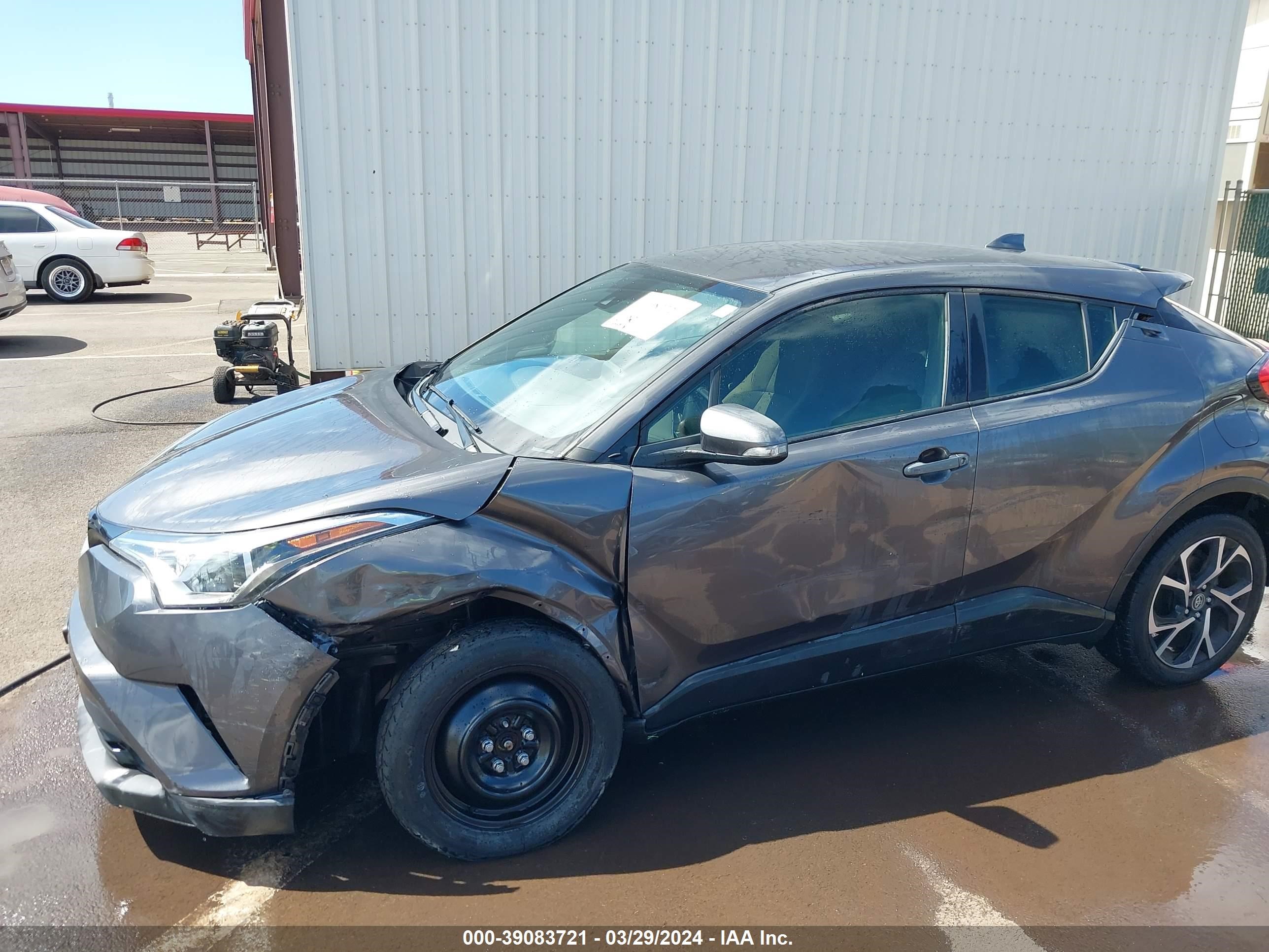 Photo 5 VIN: JTNKHMBX3K1045526 - TOYOTA C-HR 