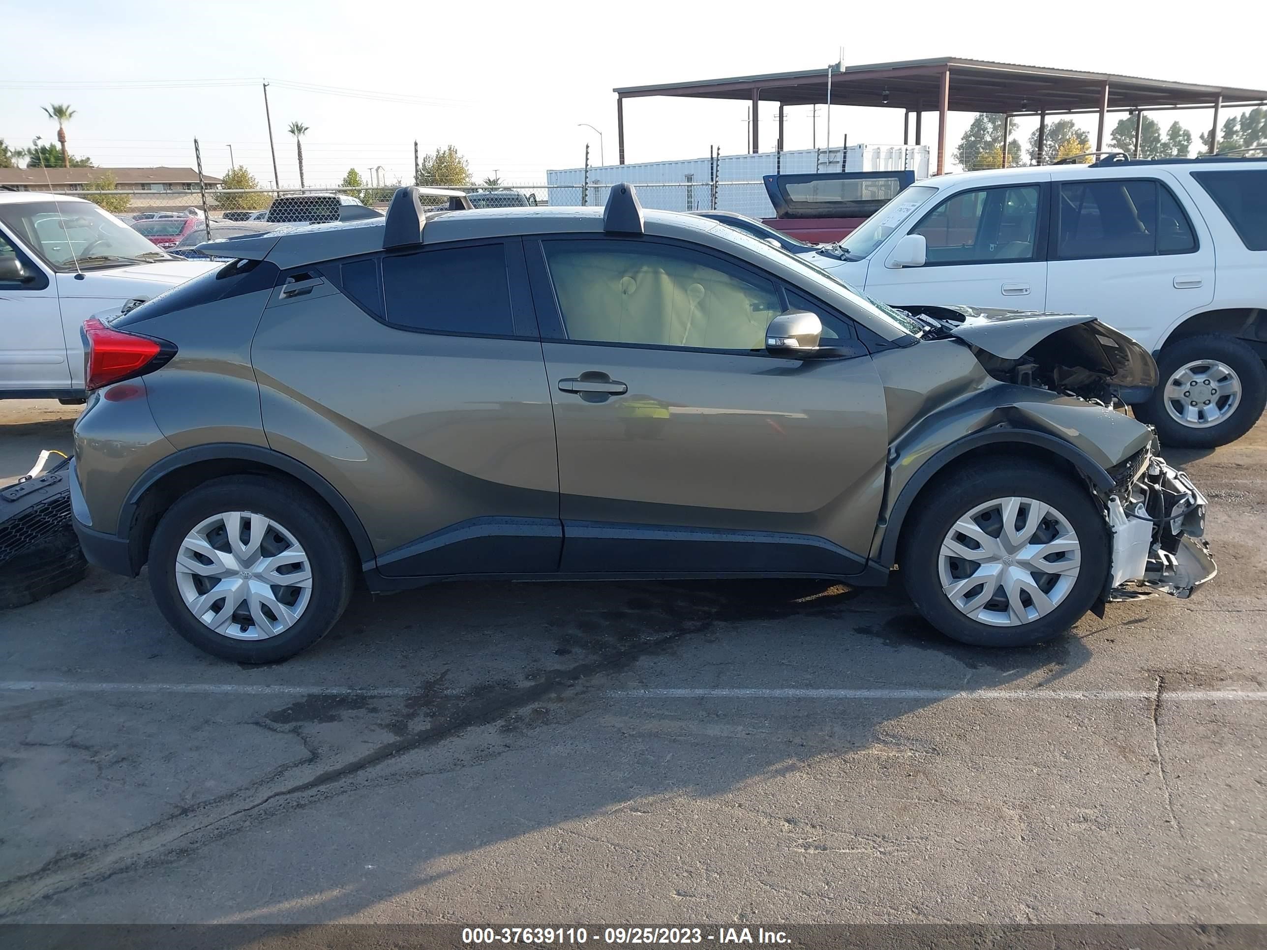 Photo 13 VIN: JTNKHMBX3M1125802 - TOYOTA C-HR 