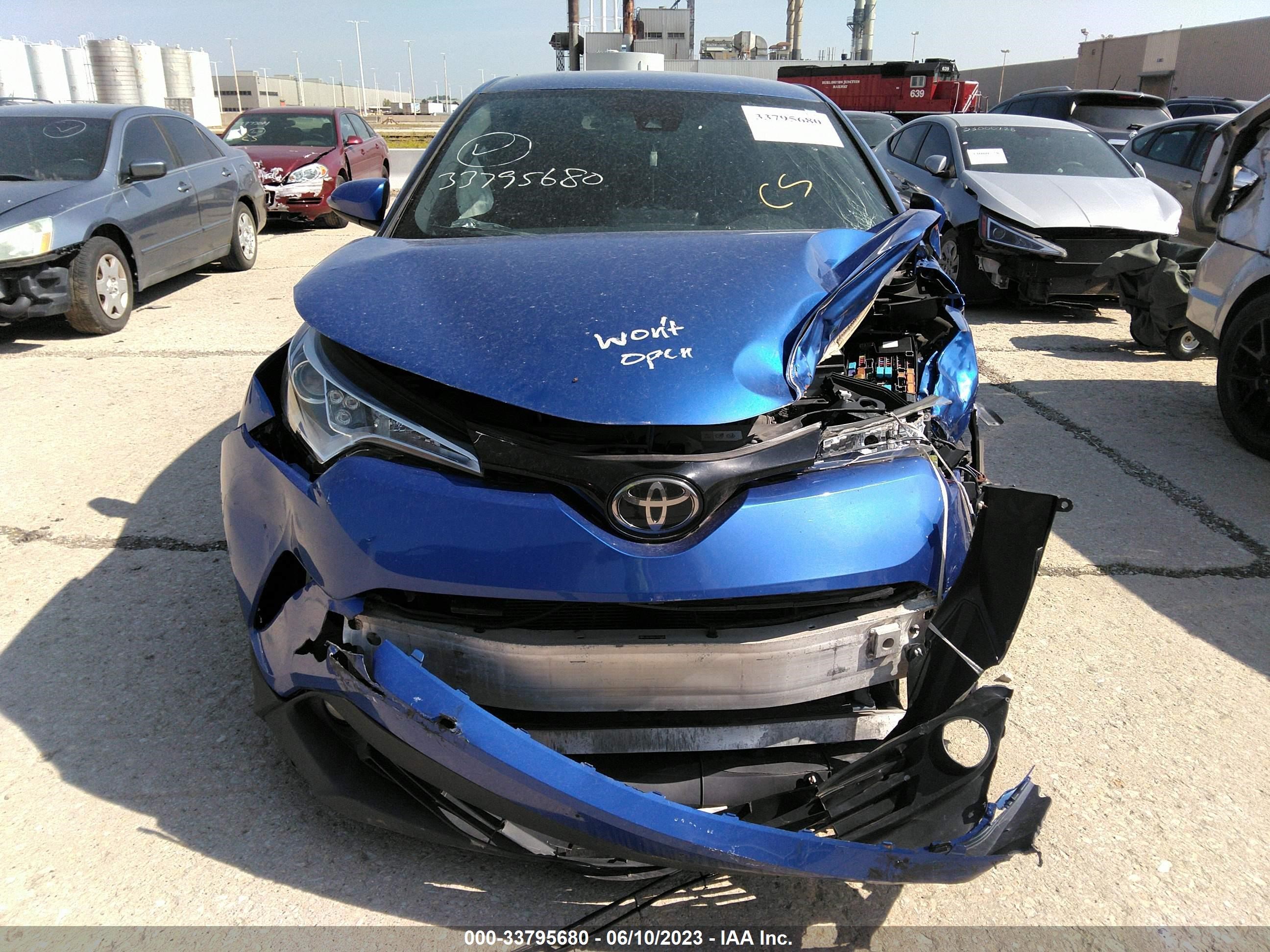 Photo 11 VIN: JTNKHMBX4J1005888 - TOYOTA C-HR 