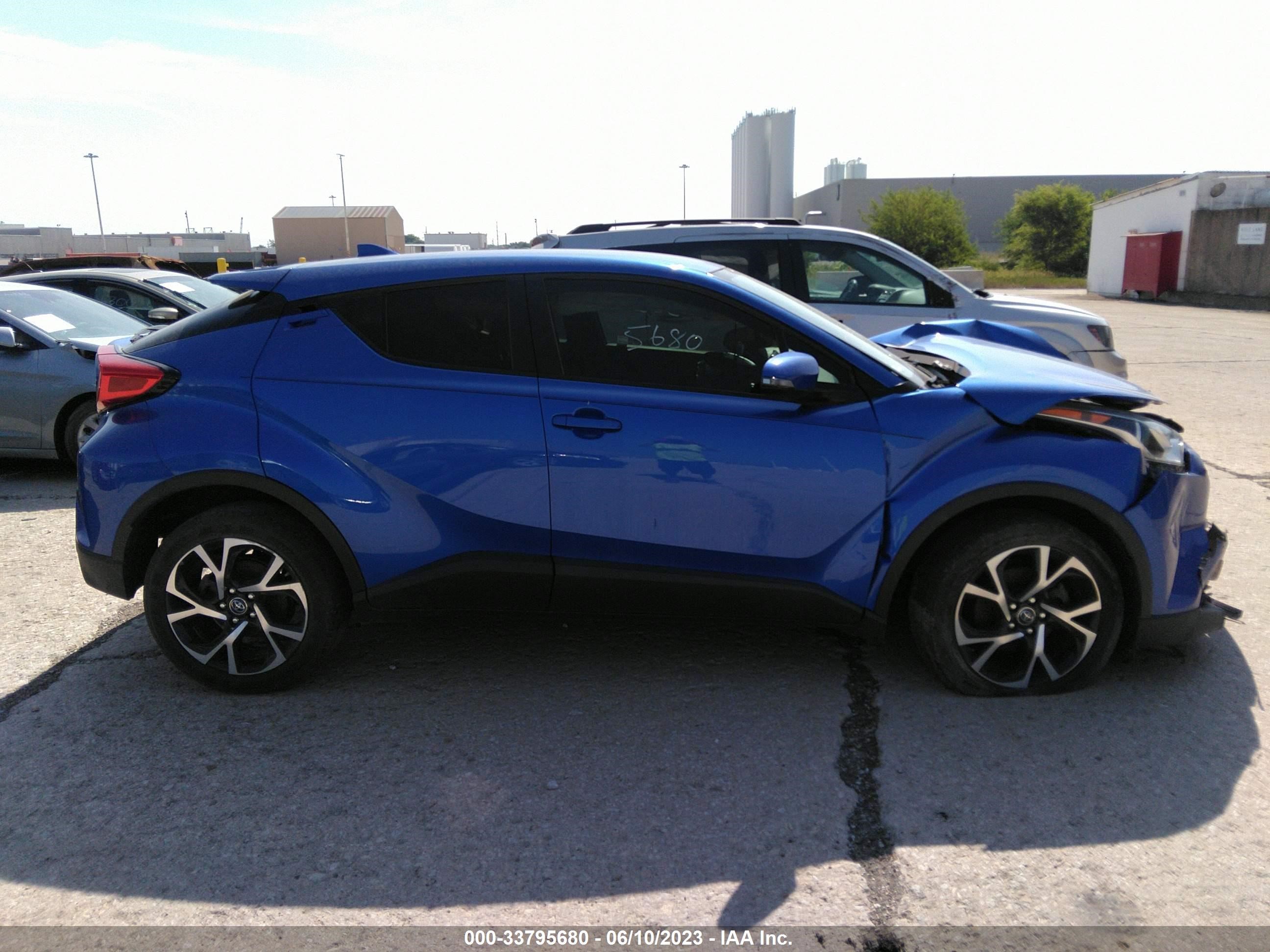 Photo 12 VIN: JTNKHMBX4J1005888 - TOYOTA C-HR 