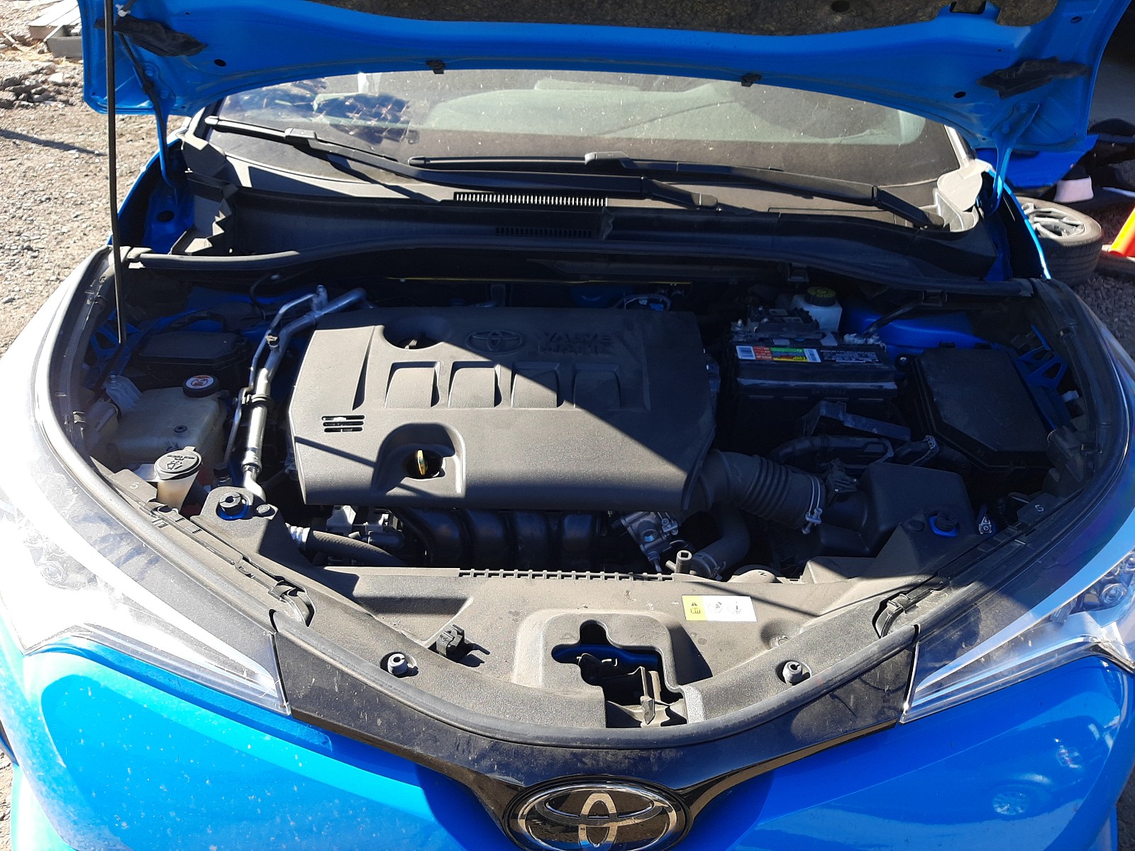 Photo 6 VIN: JTNKHMBX5K1022345 - TOYOTA C-HR XLE 