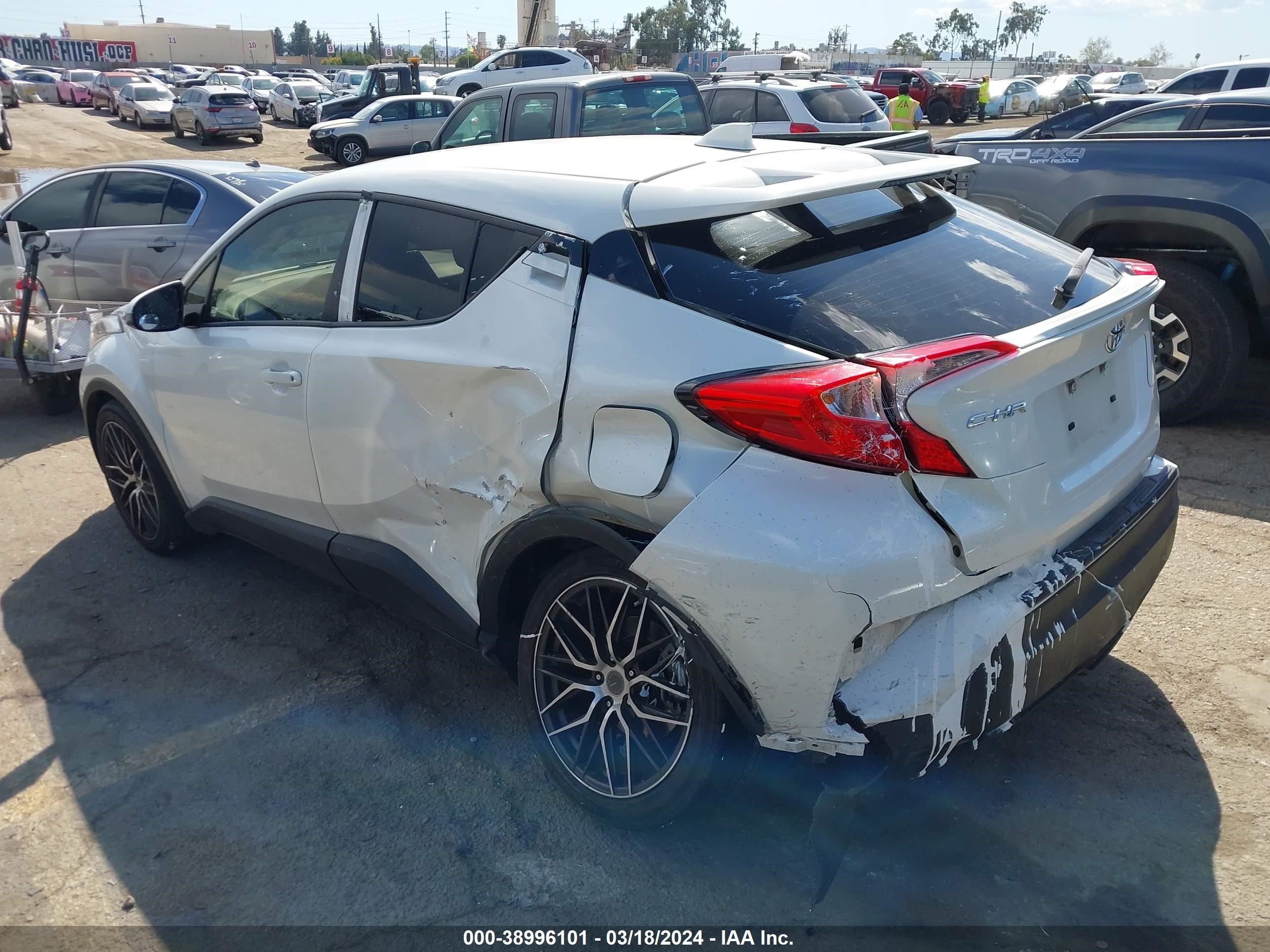 Photo 2 VIN: JTNKHMBX5K1028307 - TOYOTA C-HR 