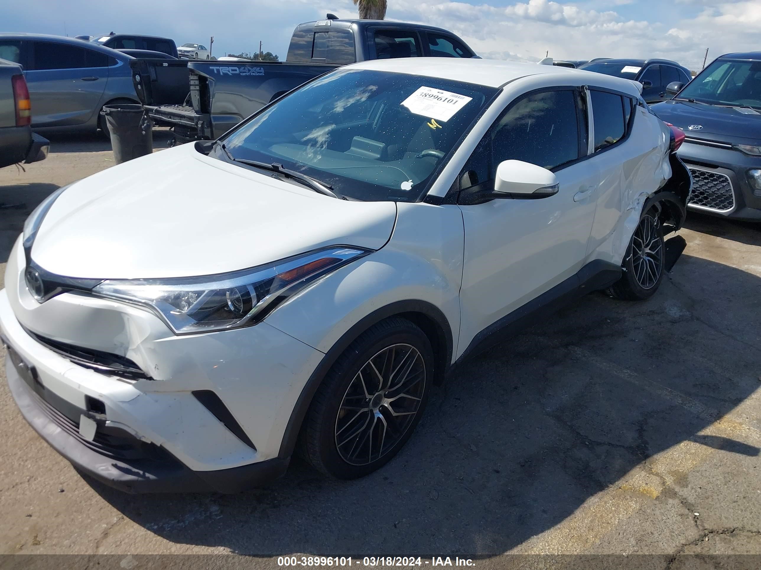 Photo 5 VIN: JTNKHMBX5K1028307 - TOYOTA C-HR 