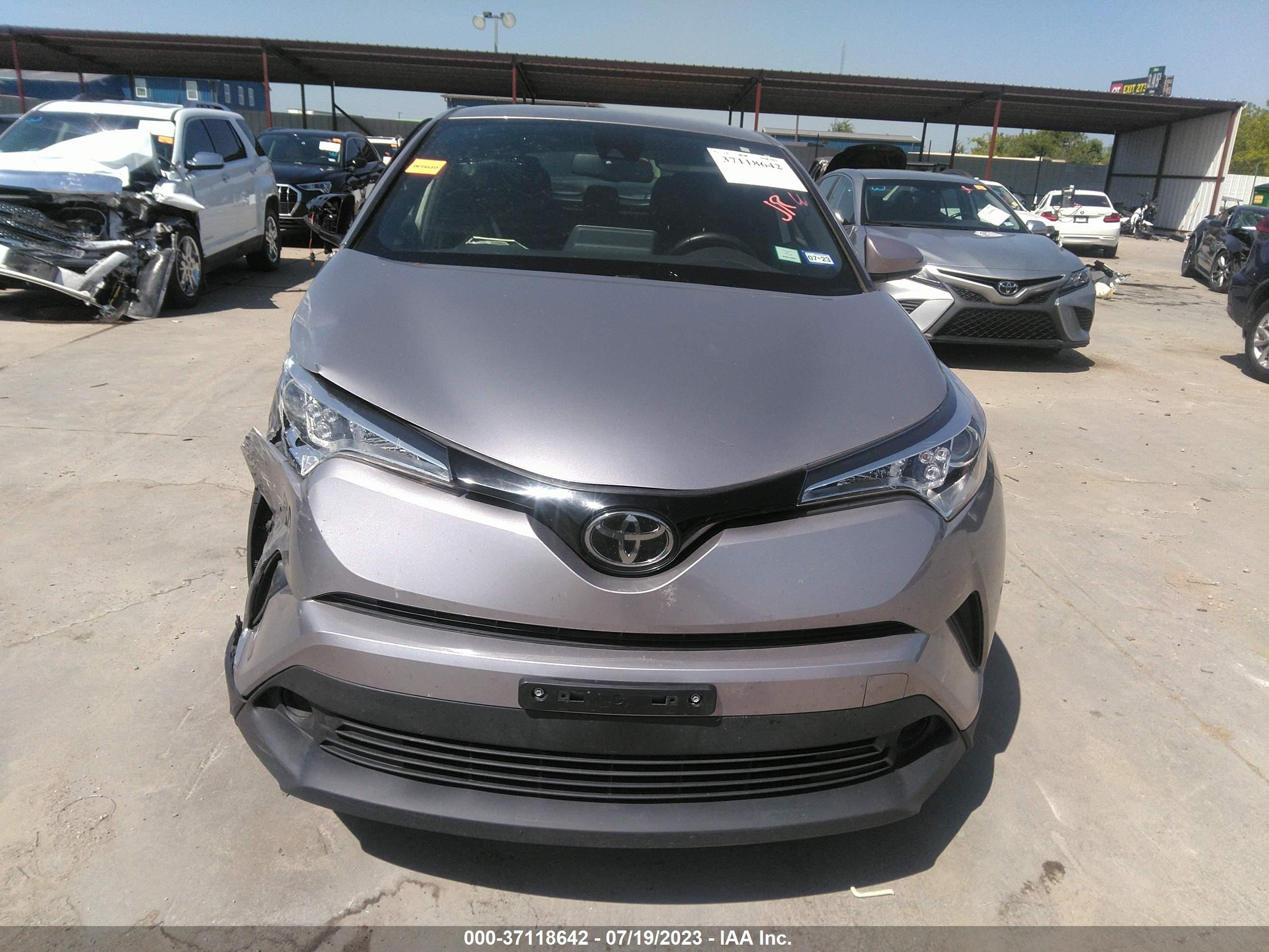 Photo 11 VIN: JTNKHMBX5K1057239 - TOYOTA C-HR 