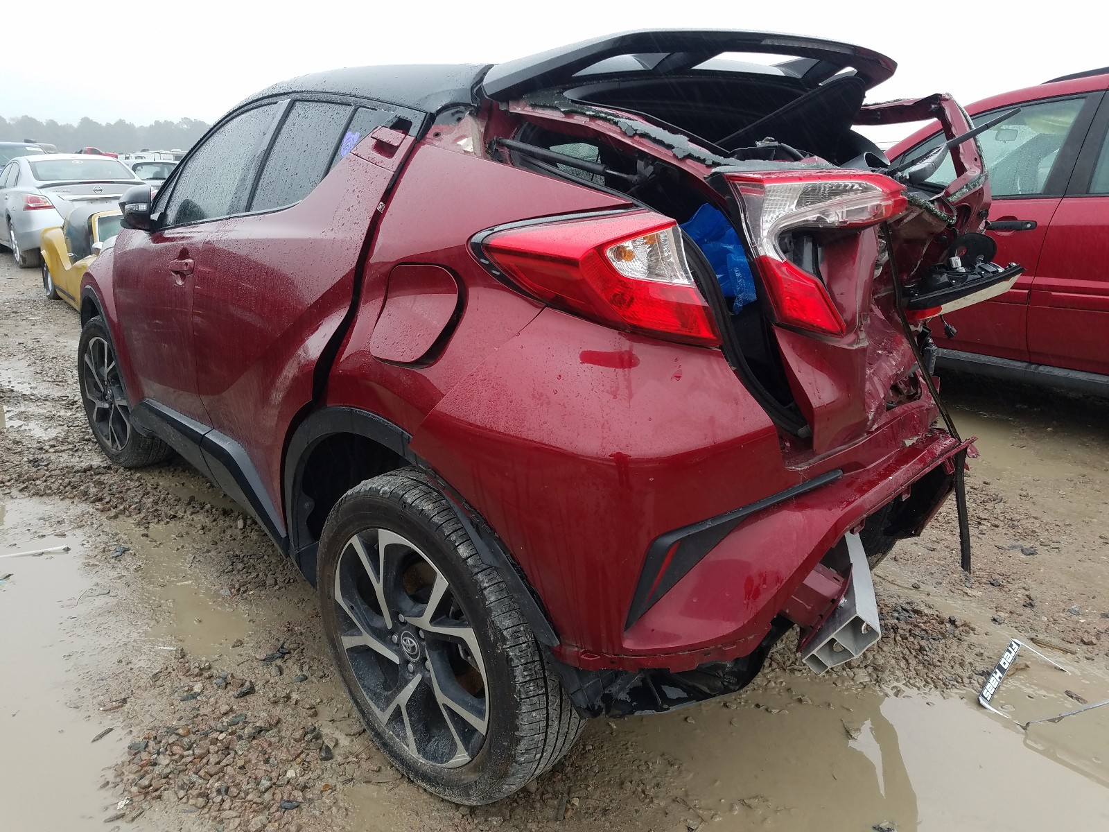 Photo 2 VIN: JTNKHMBXXK1044681 - TOYOTA C-HR XLE 