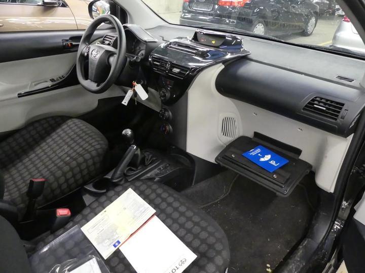 Photo 3 VIN: JTNML11010J082999 - TOYOTA IQ 