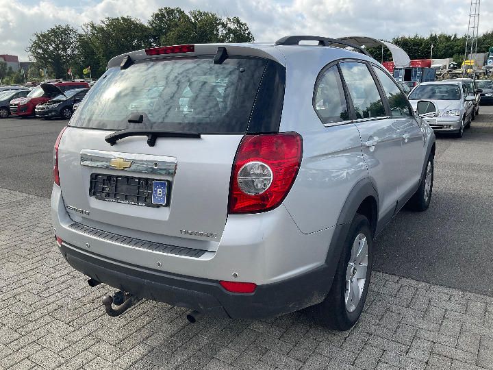 Photo 2 VIN: KL1CG26RJ9B557265 - CHEVROLET CAPTIVA SUV 