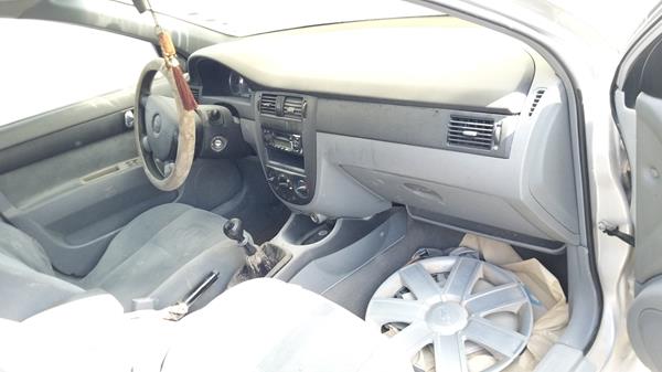 Photo 24 VIN: KL1JJ586X6K377768 - CHEVROLET OPTRA 