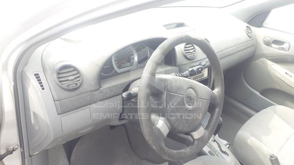 Photo 9 VIN: KL1JJ82B79K021242 - CHEVROLET OPTRA 