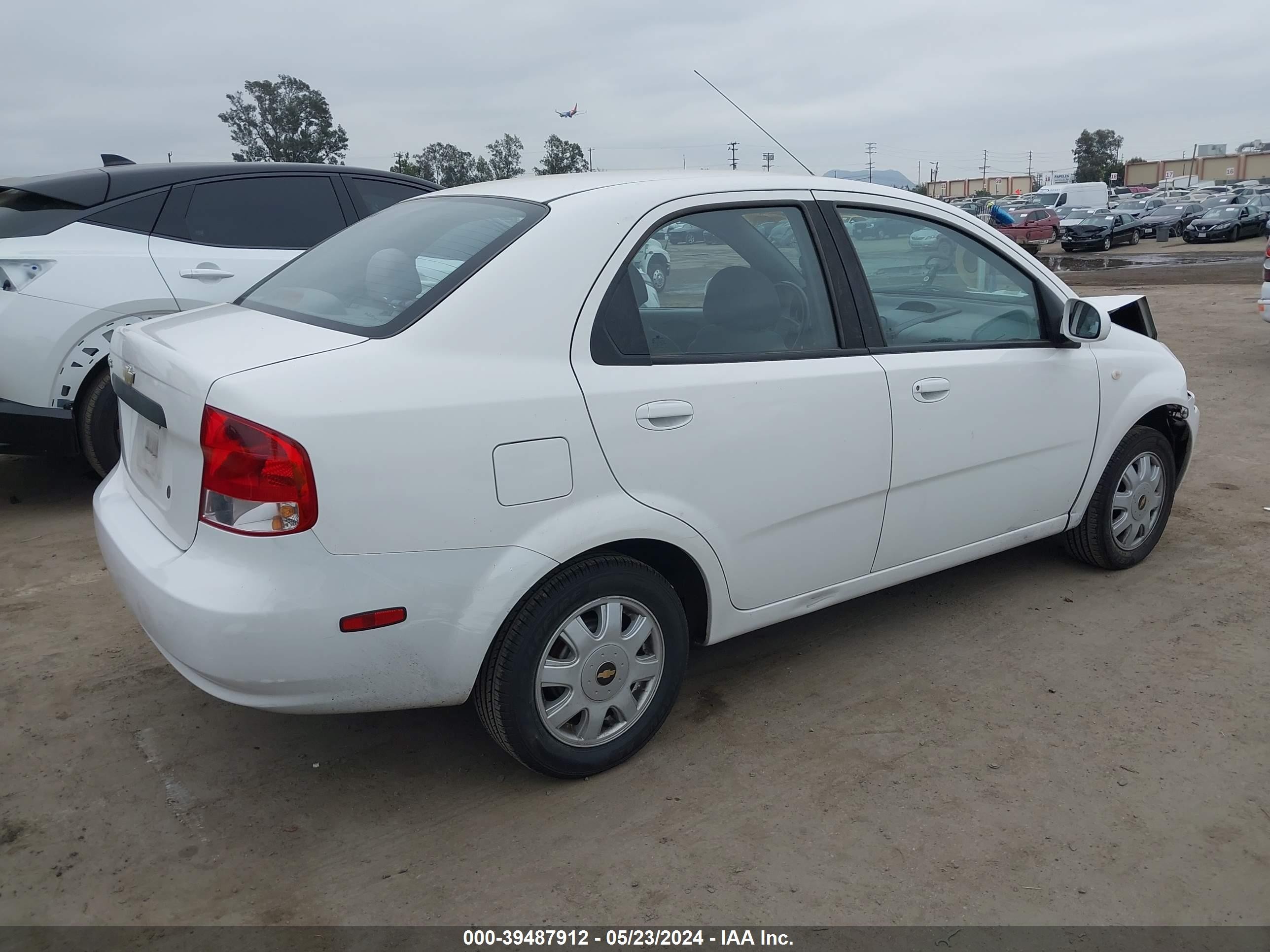 Photo 3 VIN: KL1TD526X5B380130 - CHEVROLET AVEO 