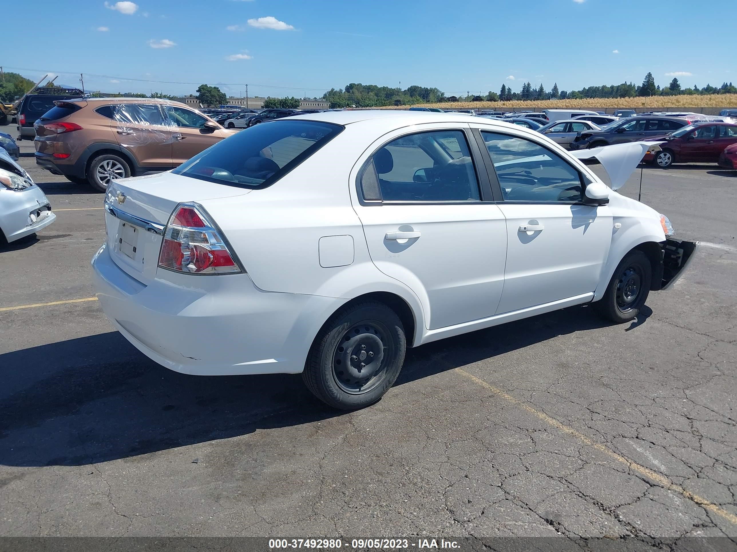 Photo 3 VIN: KL1TD56618B045143 - CHEVROLET AVEO 