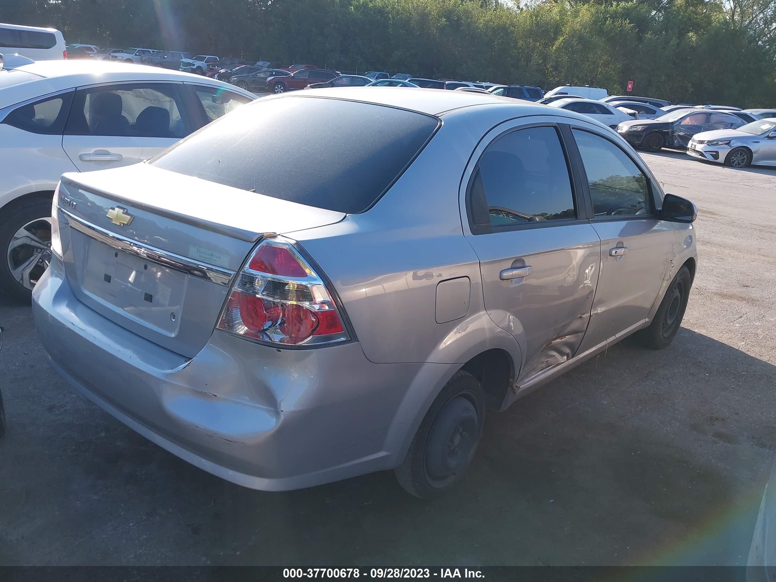 Photo 3 VIN: KL1TD5DE8AB107833 - CHEVROLET AVEO 